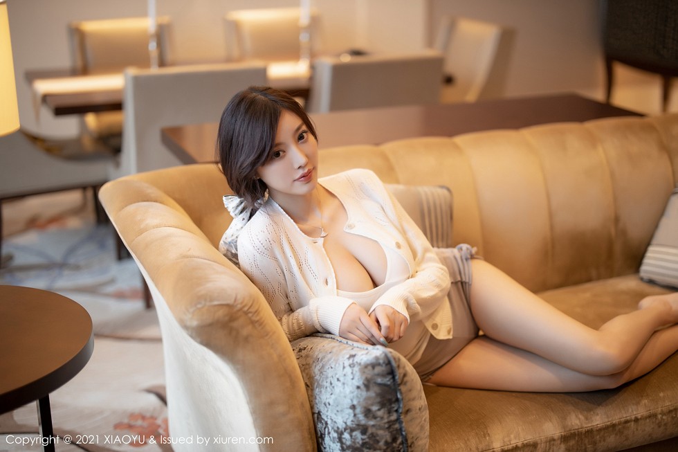 [XIAOYU语画界] 2021.01.08 No.447 杨晨晨sugar 成都旅拍肉丝裤袜诱惑写真 [78+1P]