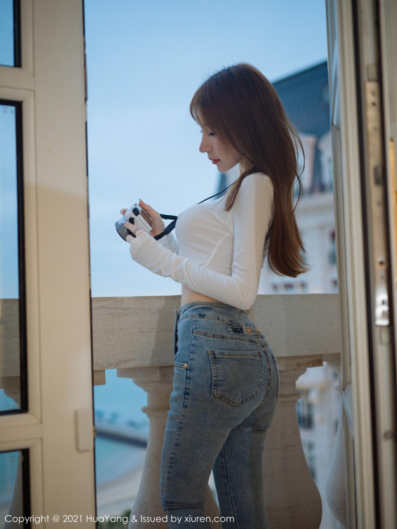 [HuaYang花漾写真] 2021.01.22 VOL.357 周于希Sandy 率性牛仔裤与薄透白色T [71+1P]