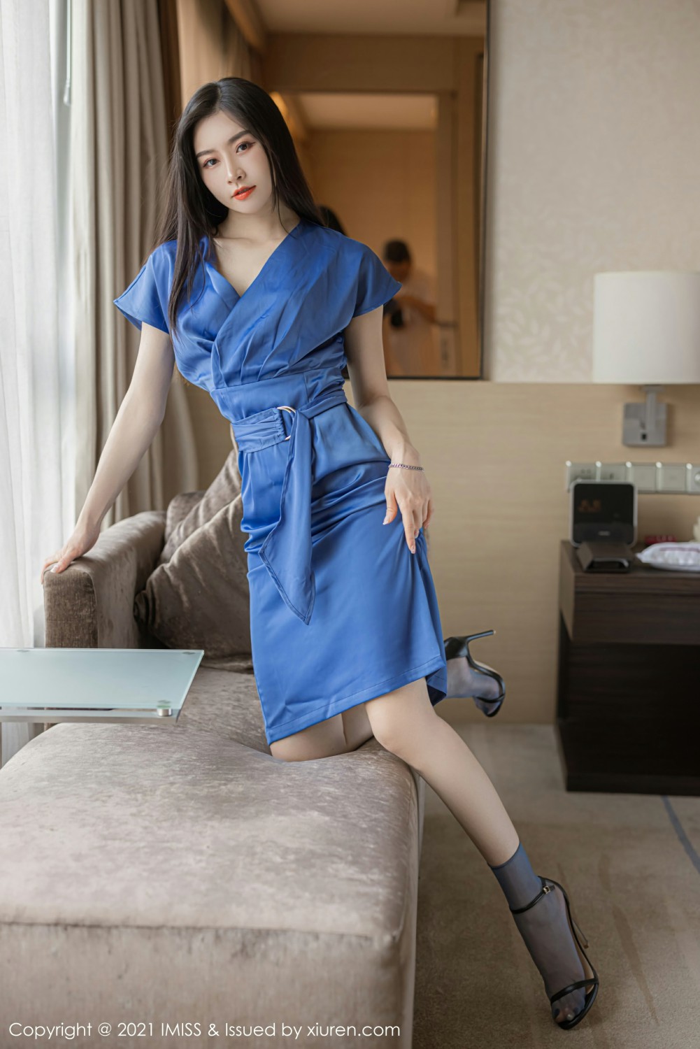 [IMISS爱蜜社] 2021.09.01 VOL.626 Vanessa 礼裙与独特丝袜 性感写真 [50+1P]
