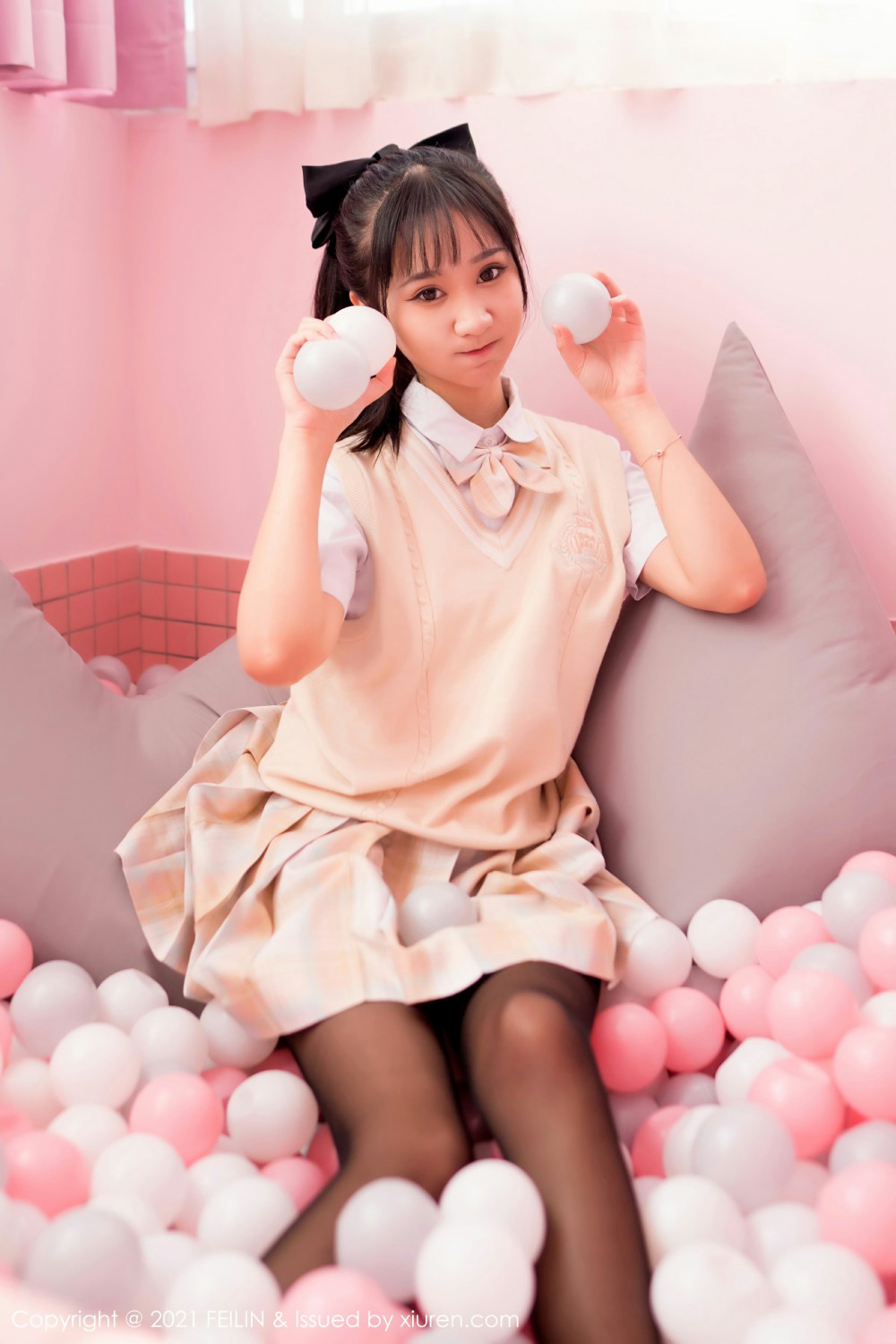 [FEILIN嗲囡囡] 2021.10.28 VOL.417 小果冻儿 黑丝制服 性感写真 [70+1P]