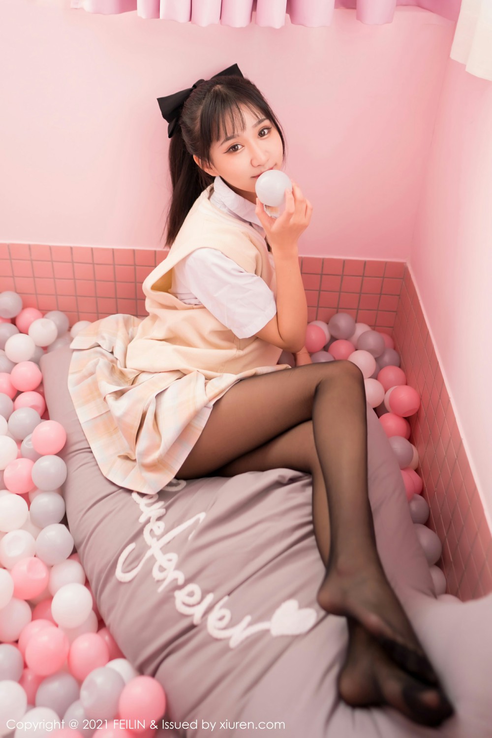 [FEILIN嗲囡囡] 2021.10.28 VOL.417 小果冻儿 黑丝制服 性感写真 [70+1P]