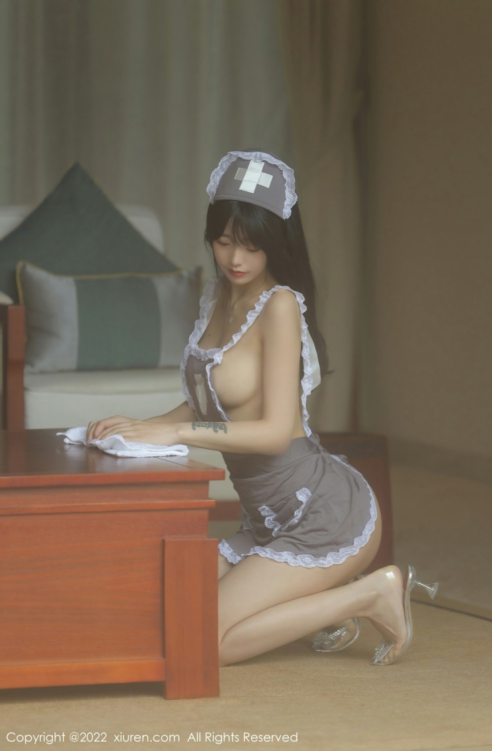 [XiuRen秀人网] 2022.04.26 No.4924 佘贝拉bella 性感灰色女仆服饰 [76+1P]