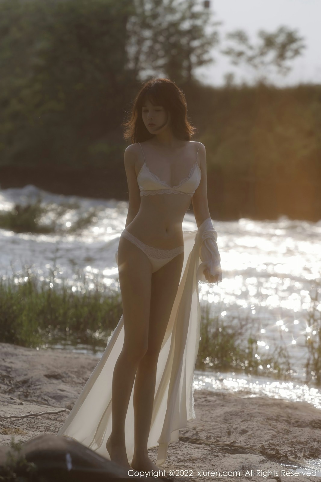 [XiuRen秀人网] 2022.06.02 No.5098 许嘉欣 新人 白色蕾丝内衣 性感写真 [66+1P]