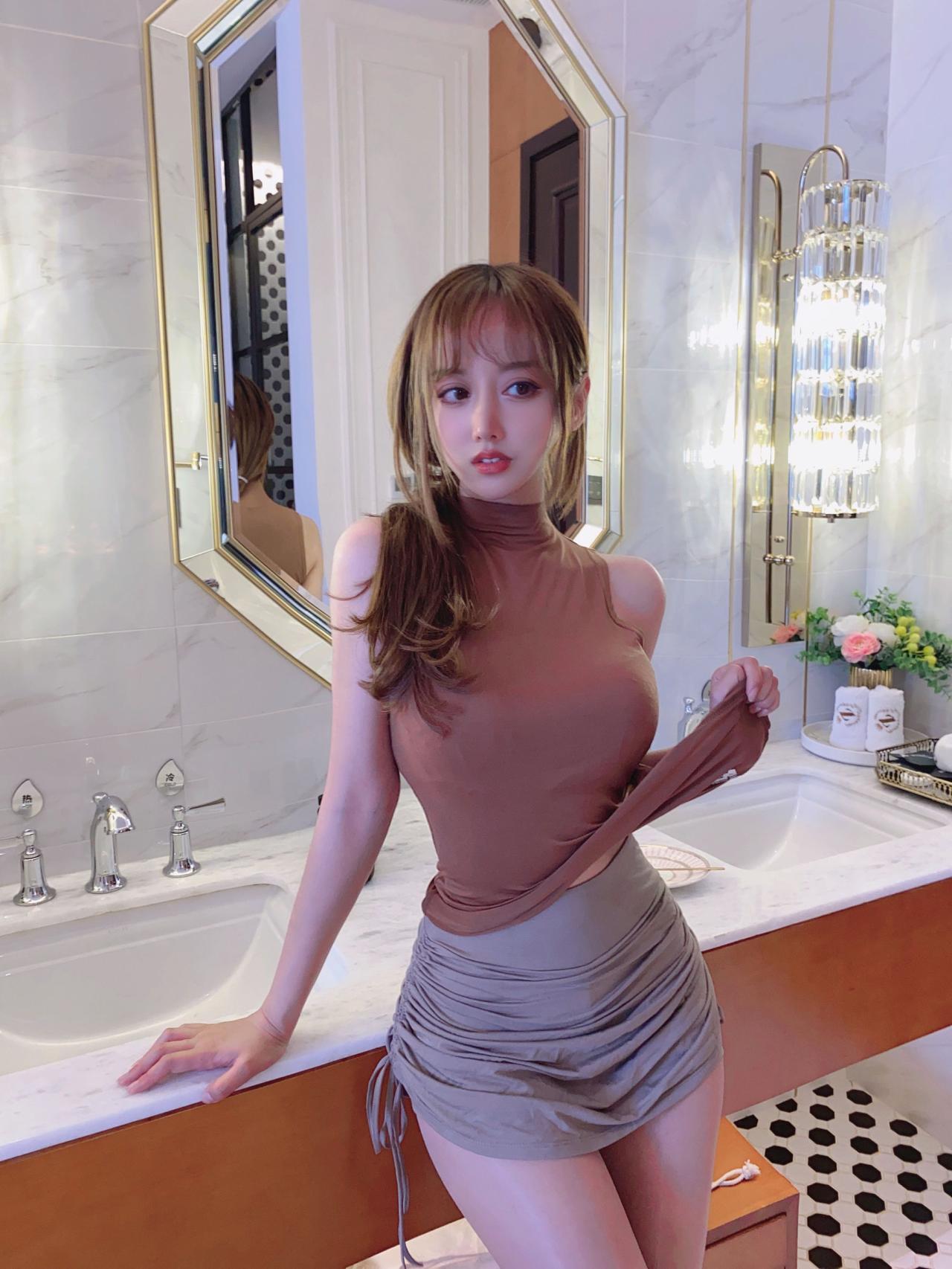 [COSPLAY]过期米线线喵 – 丝袜少妇诱惑