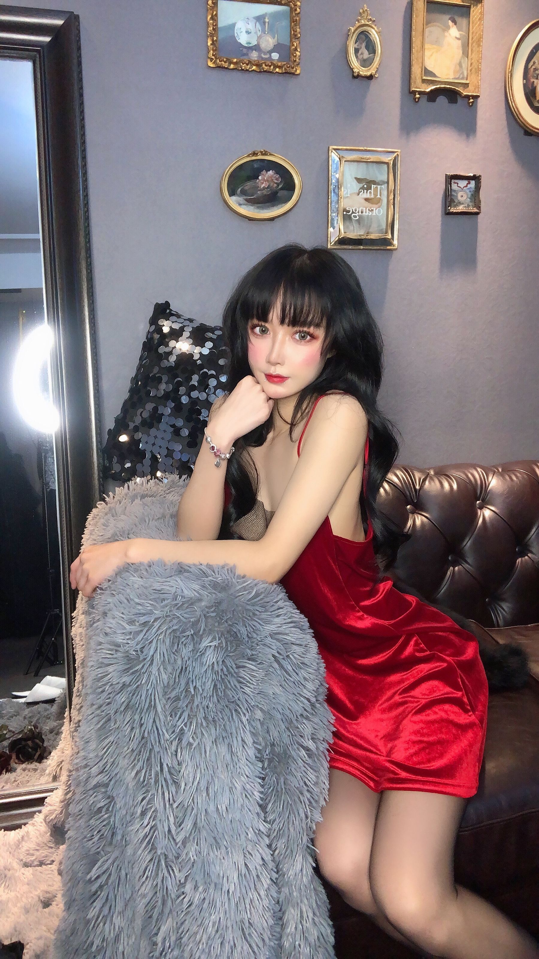 [COSPLAY]阿包也是兔娘 – 红丝绒睡衣