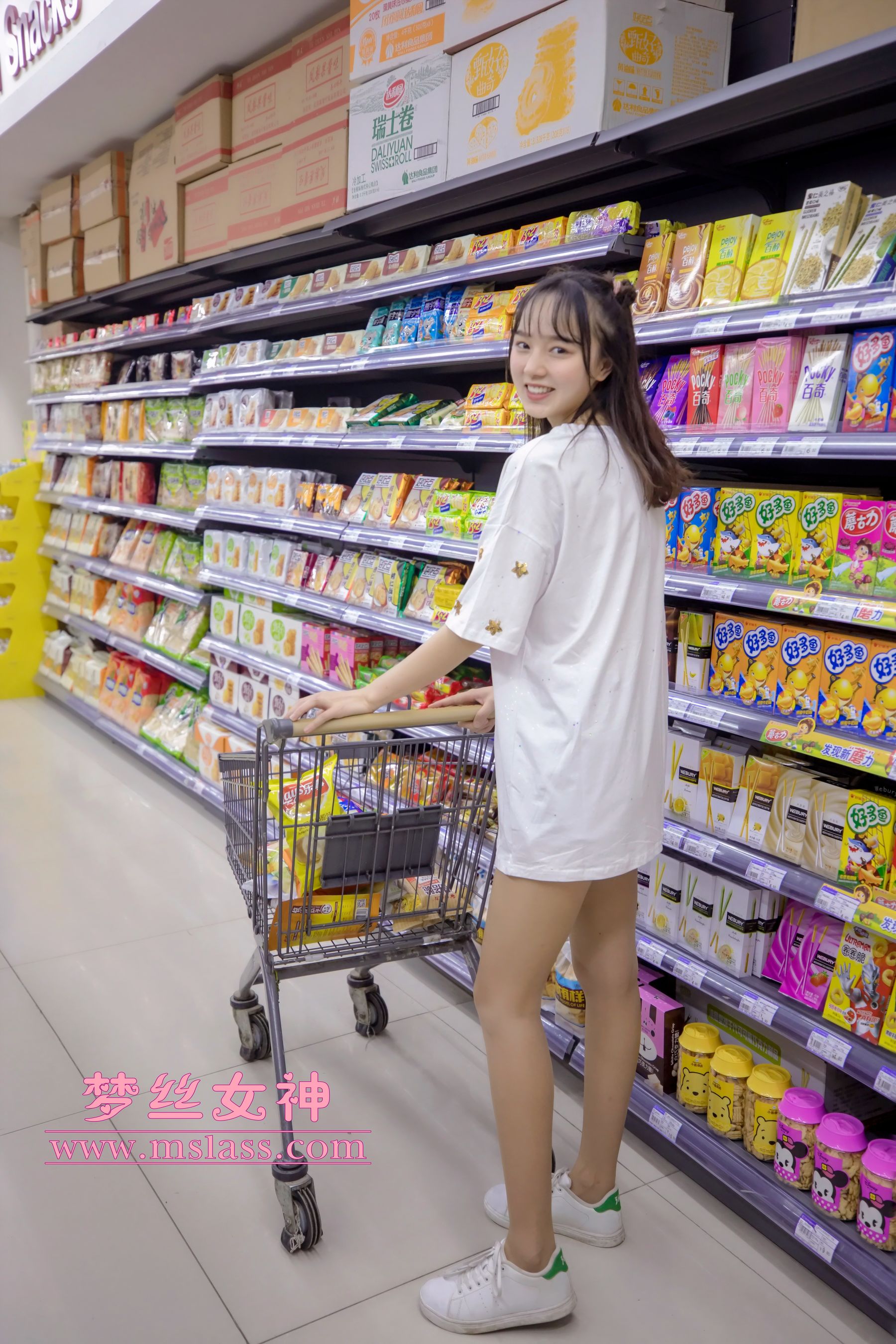 [MSLASS梦丝女神] 玥玥 超市的吃货少女