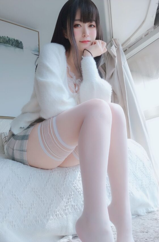 [COSPLAY] Coser小姐姐白银 – 白蕾丝