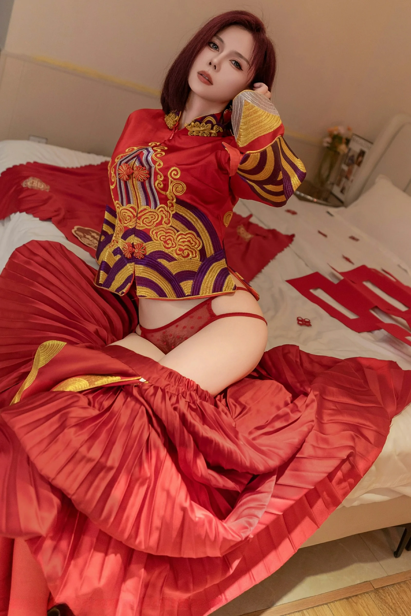 [XiuRen秀人网] 2025.03.11 No.9995 白芷yy 新婚娘子第一夜 性感写真 [90+1P]