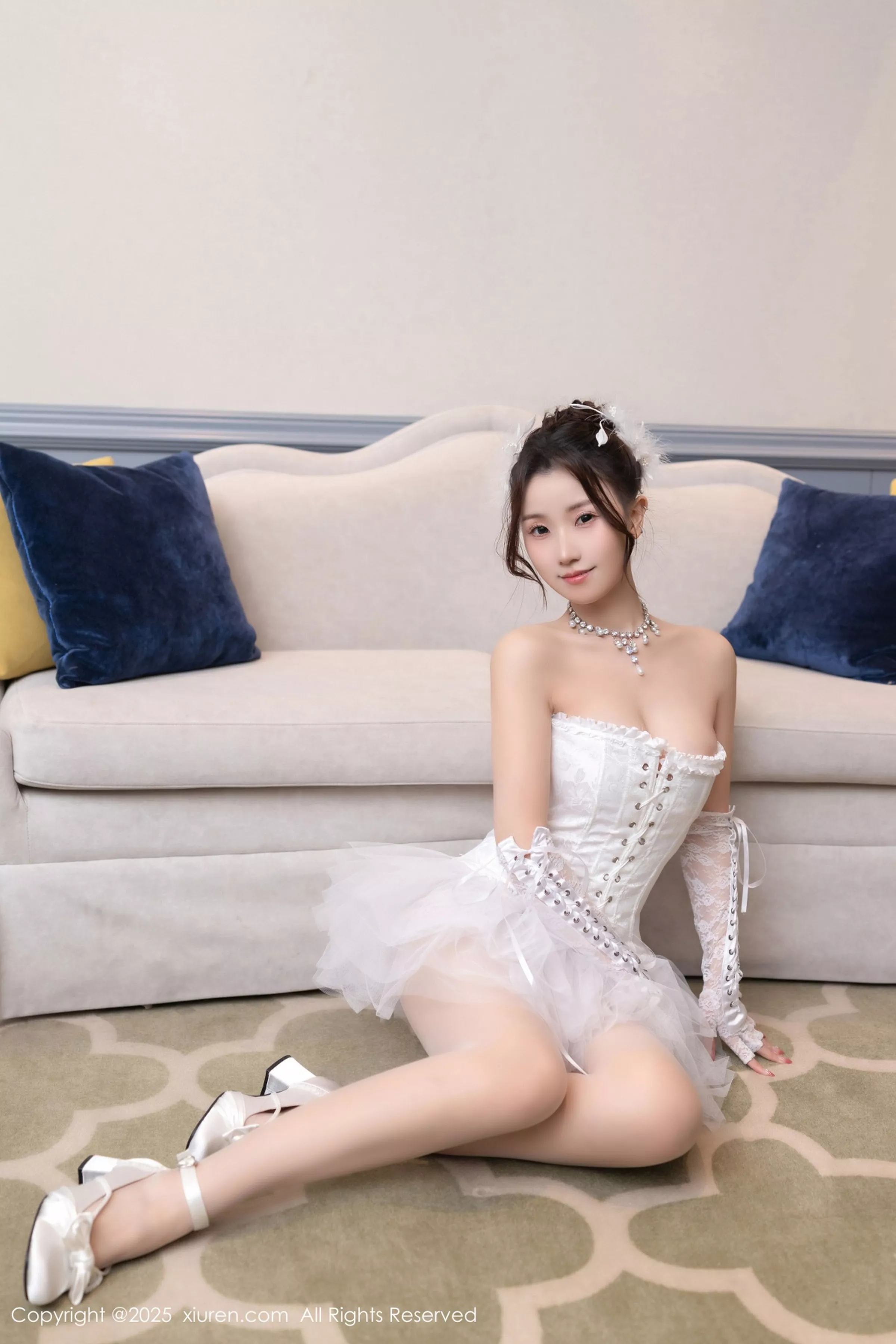 [XiuRen秀人网] 2025.04.16 No.10161 杏子Yada 白色连衣短裙 性感写真 [82+1P]