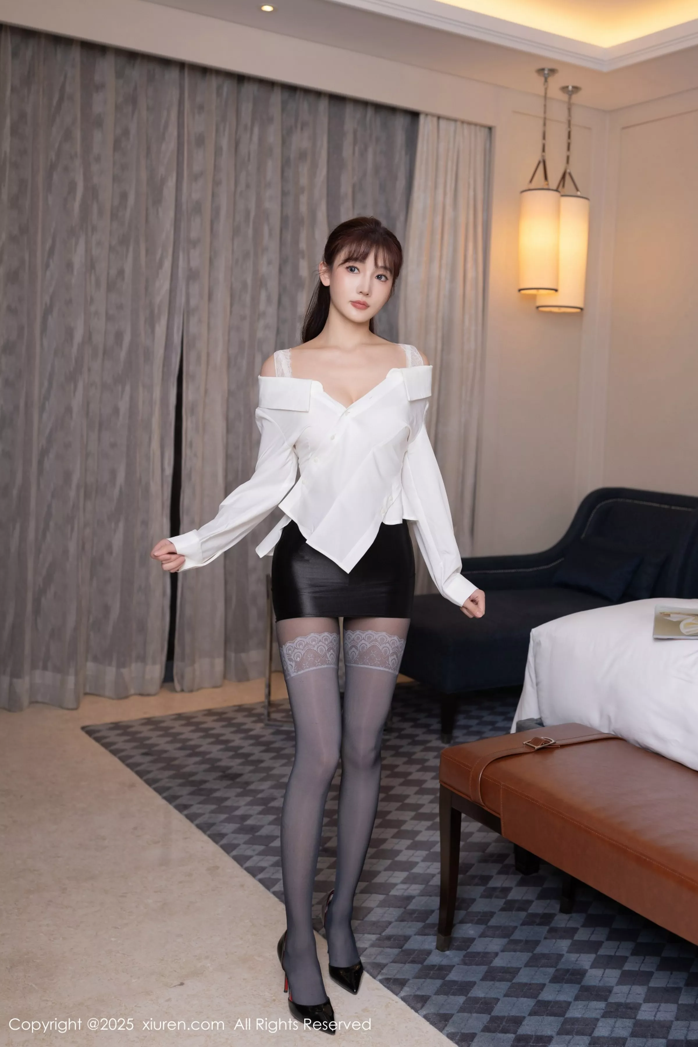 [XiuRen秀人网] 2025.04.17 No.10166 陆萱萱 魅惑黑丝 性感写真 [80+1P]