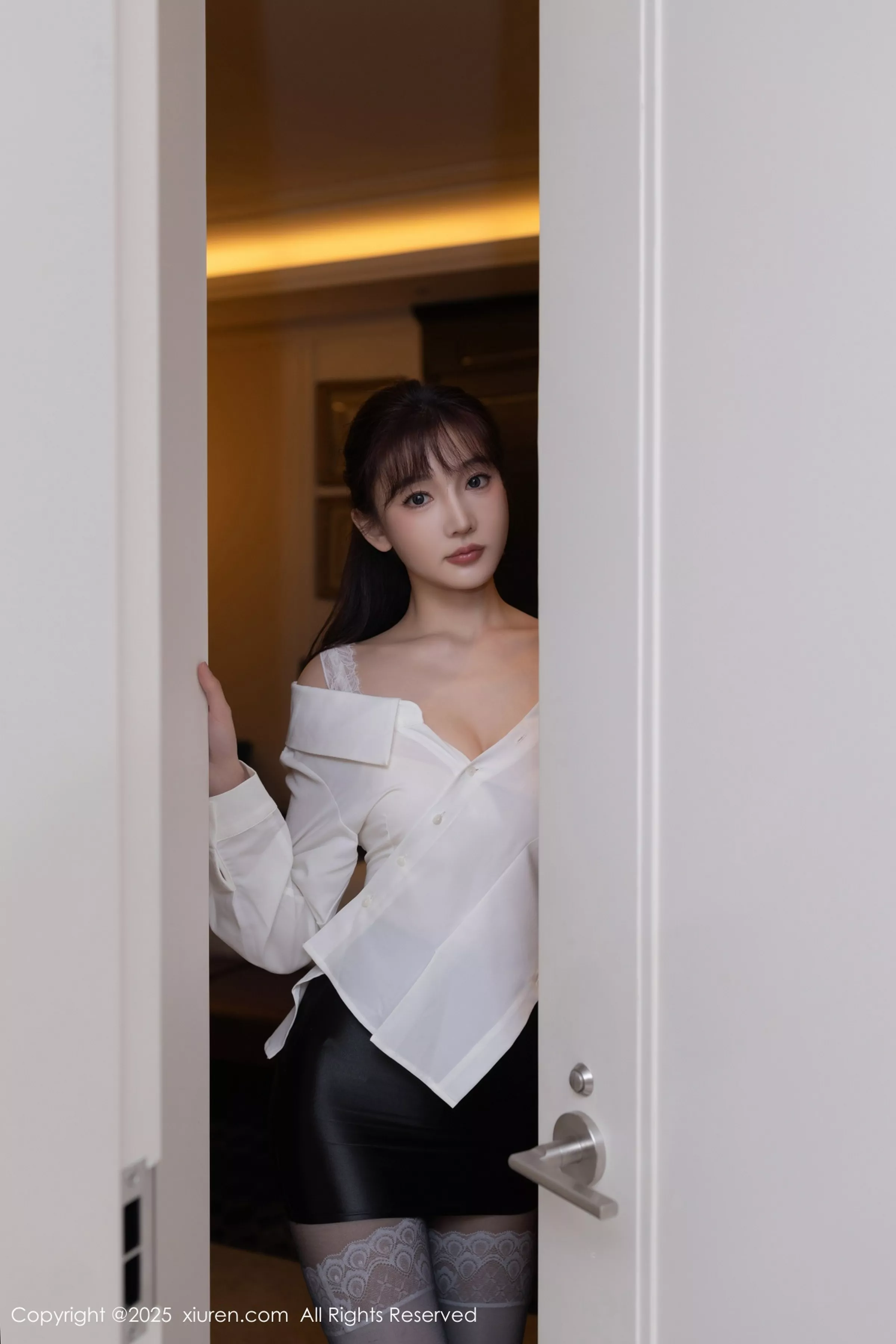 [XiuRen秀人网] 2025.04.17 No.10166 陆萱萱 魅惑黑丝 性感写真 [80+1P]