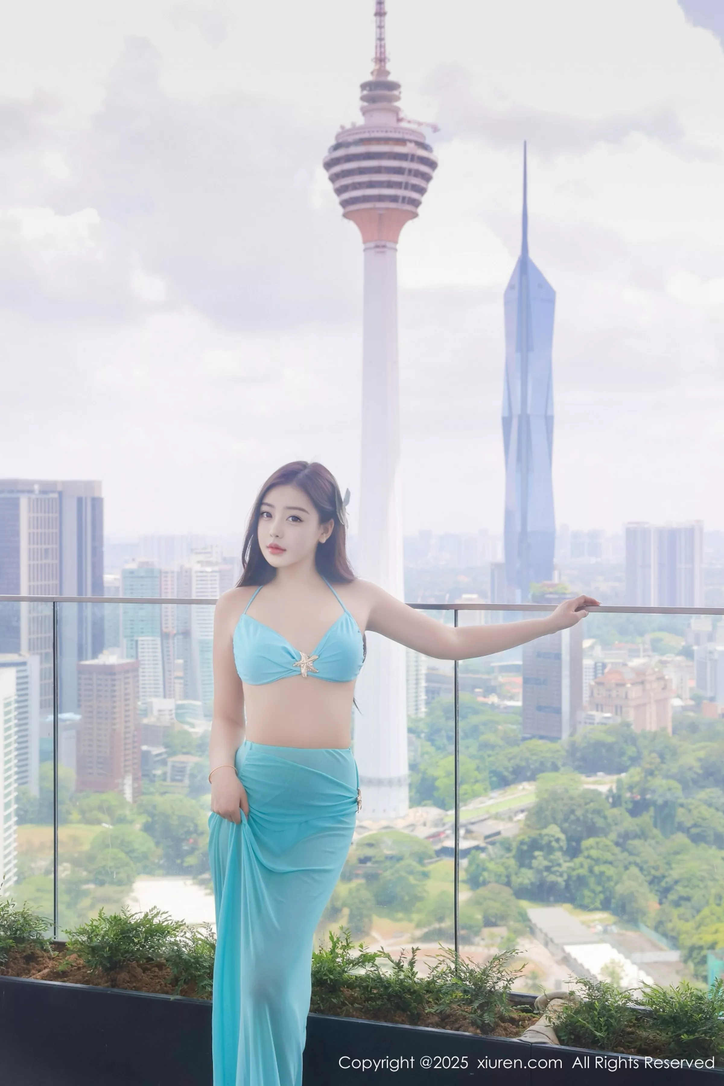 [XiuRen秀人网] 2025.04.23 No.10187 希雅sia 性感蓝色泳衣 马来西亚旅拍写真 [58+1P]