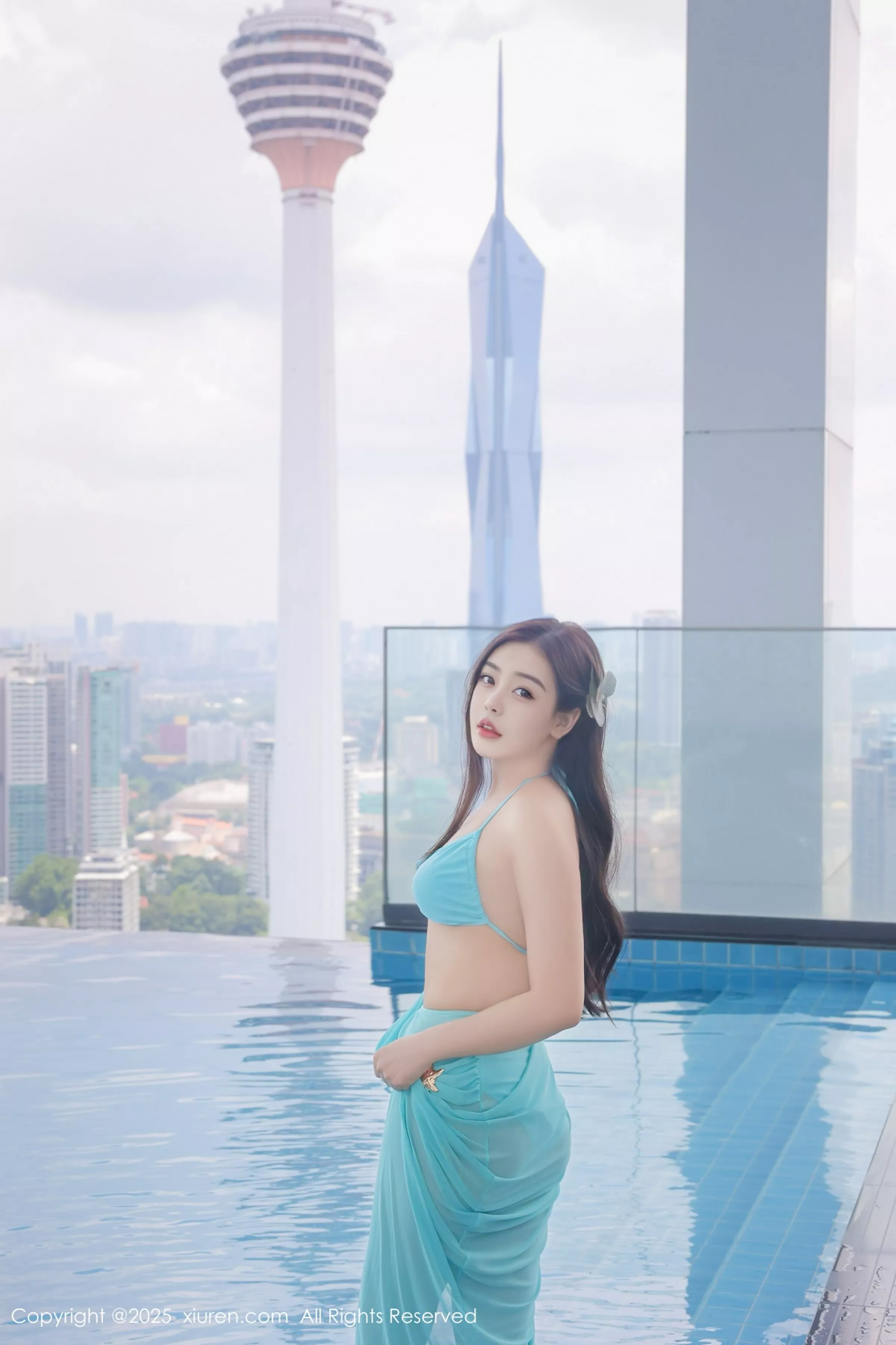 [XiuRen秀人网] 2025.04.23 No.10187 希雅sia 性感蓝色泳衣 马来西亚旅拍写真 [58+1P]