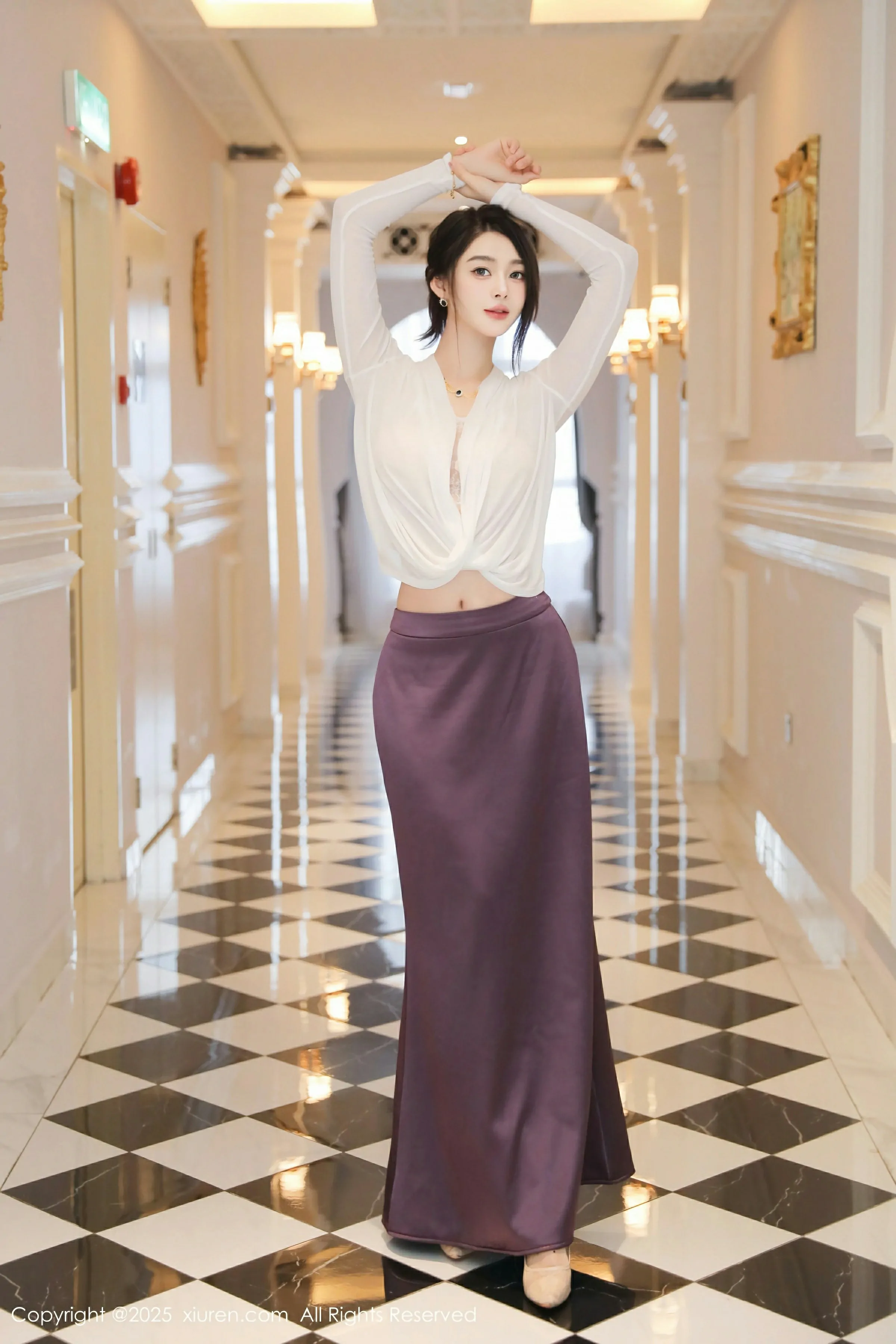 [XiuRen秀人网] 2025.04.25 No.10201 Candy糖糖 性感紫色裙子 马来西亚旅拍写真 [75+1P]