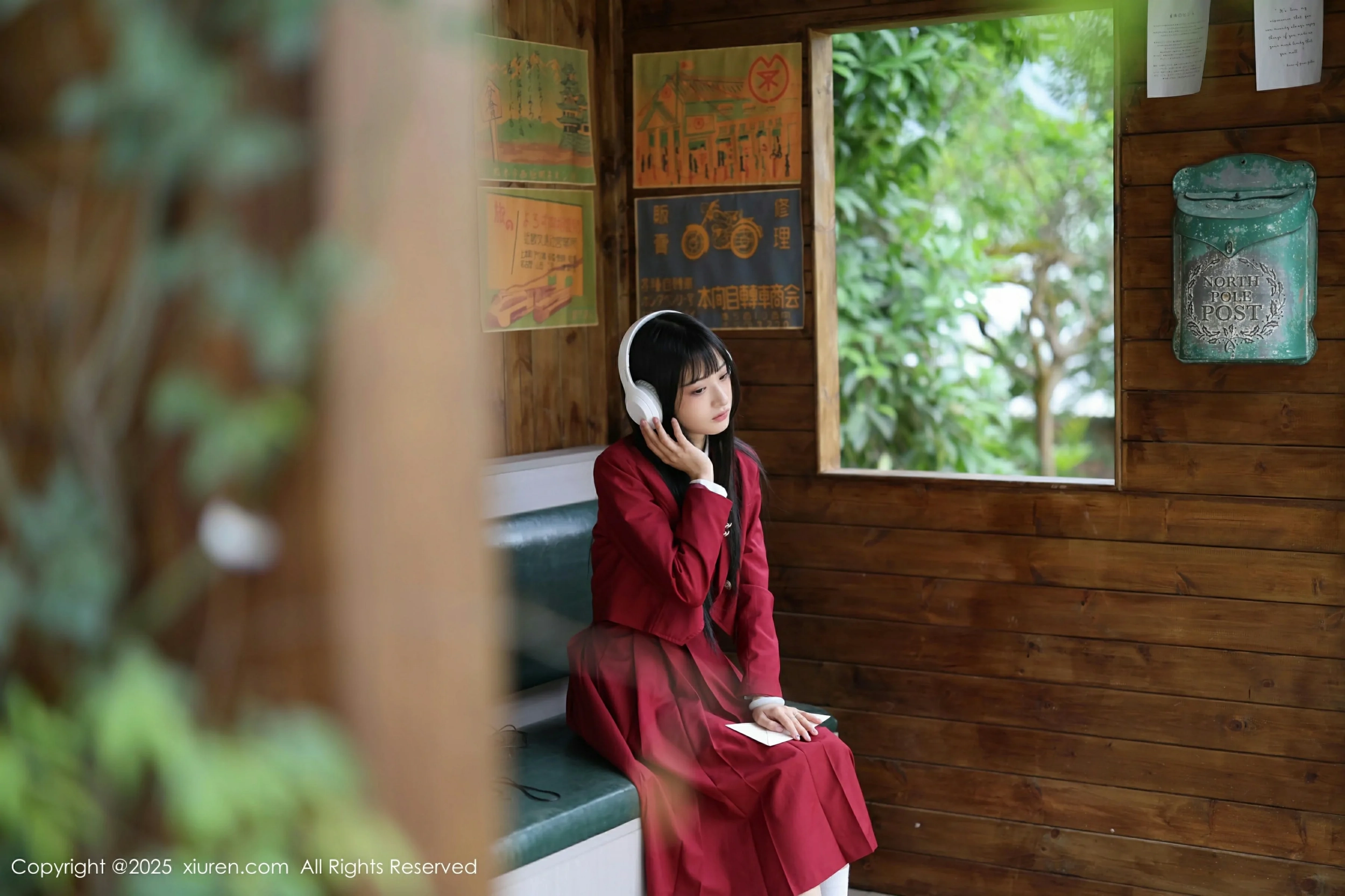 [XiuRen秀人网] 2025.04.29 No.10215 茂木希子 新人首套写真 性感红色裙子 诱人肉色丝袜 [82+1P]