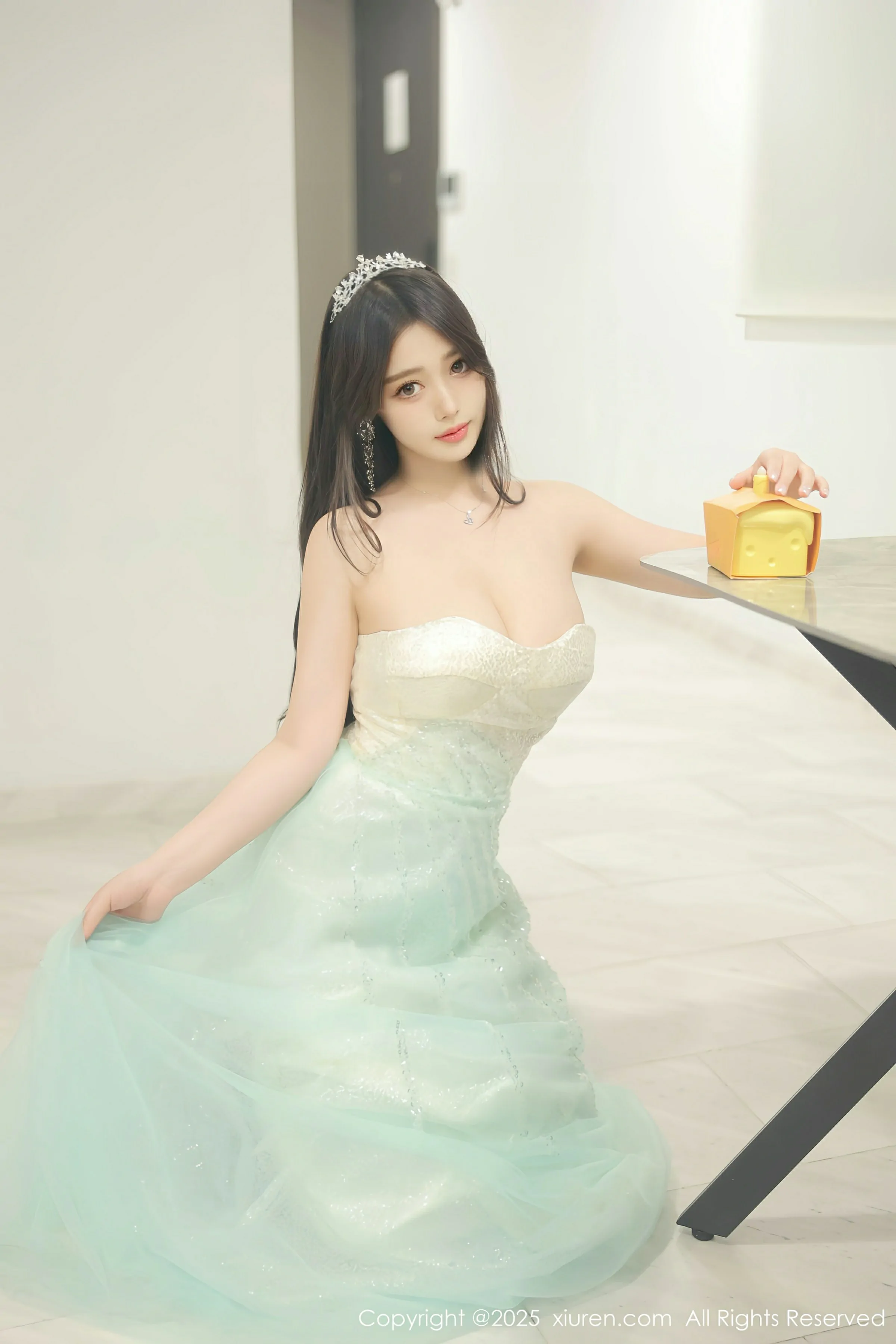 [XiuRen秀人网] 2025.04.29 No.10222 蛋蛋宝 性感轻透服饰 马来西亚旅拍写真 [78+1P]