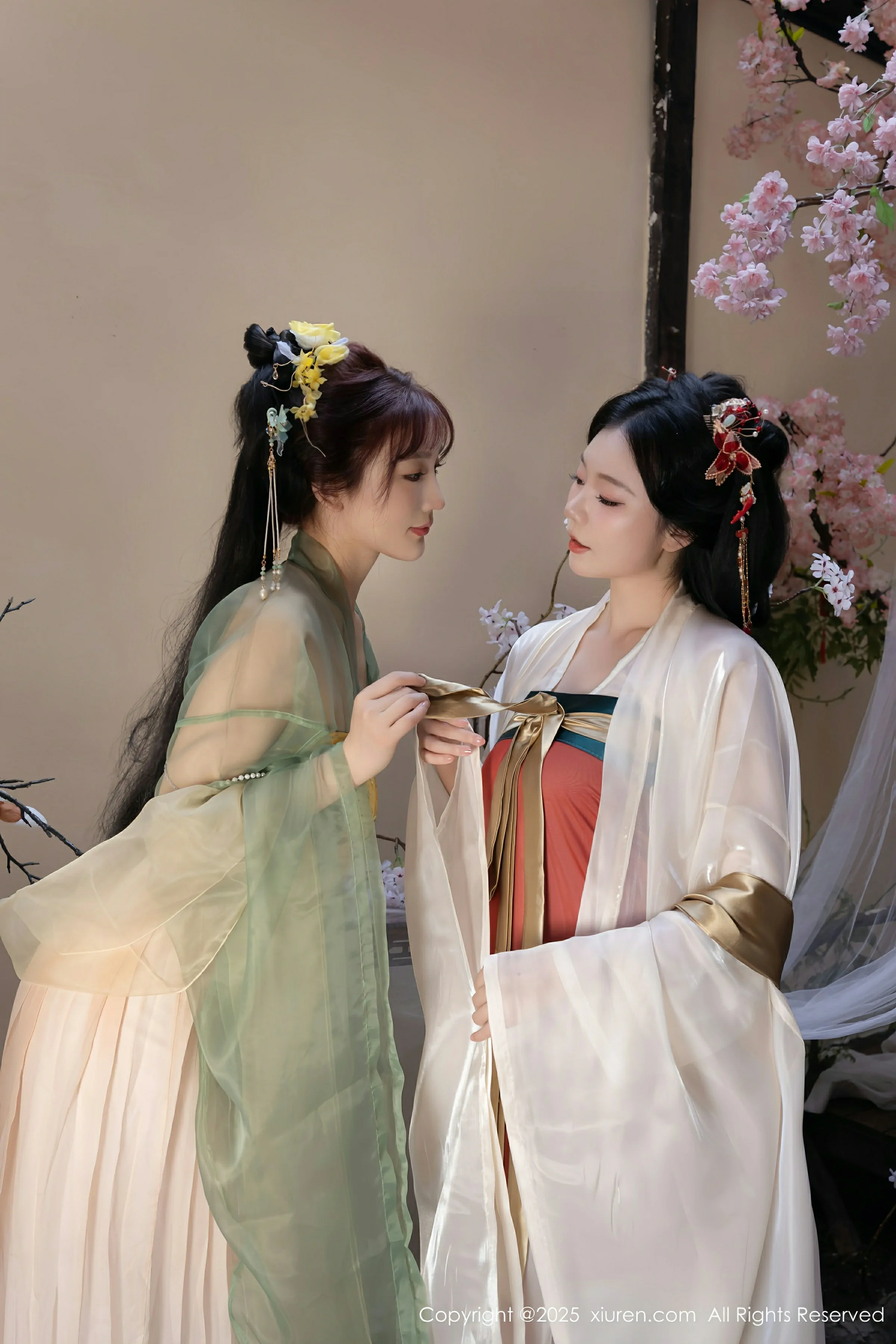 [XiuRen秀人网] 2025.04.29 No.10223 陆萱萱 安然anran 最新一期模特合集 性感古装 [80+1P]