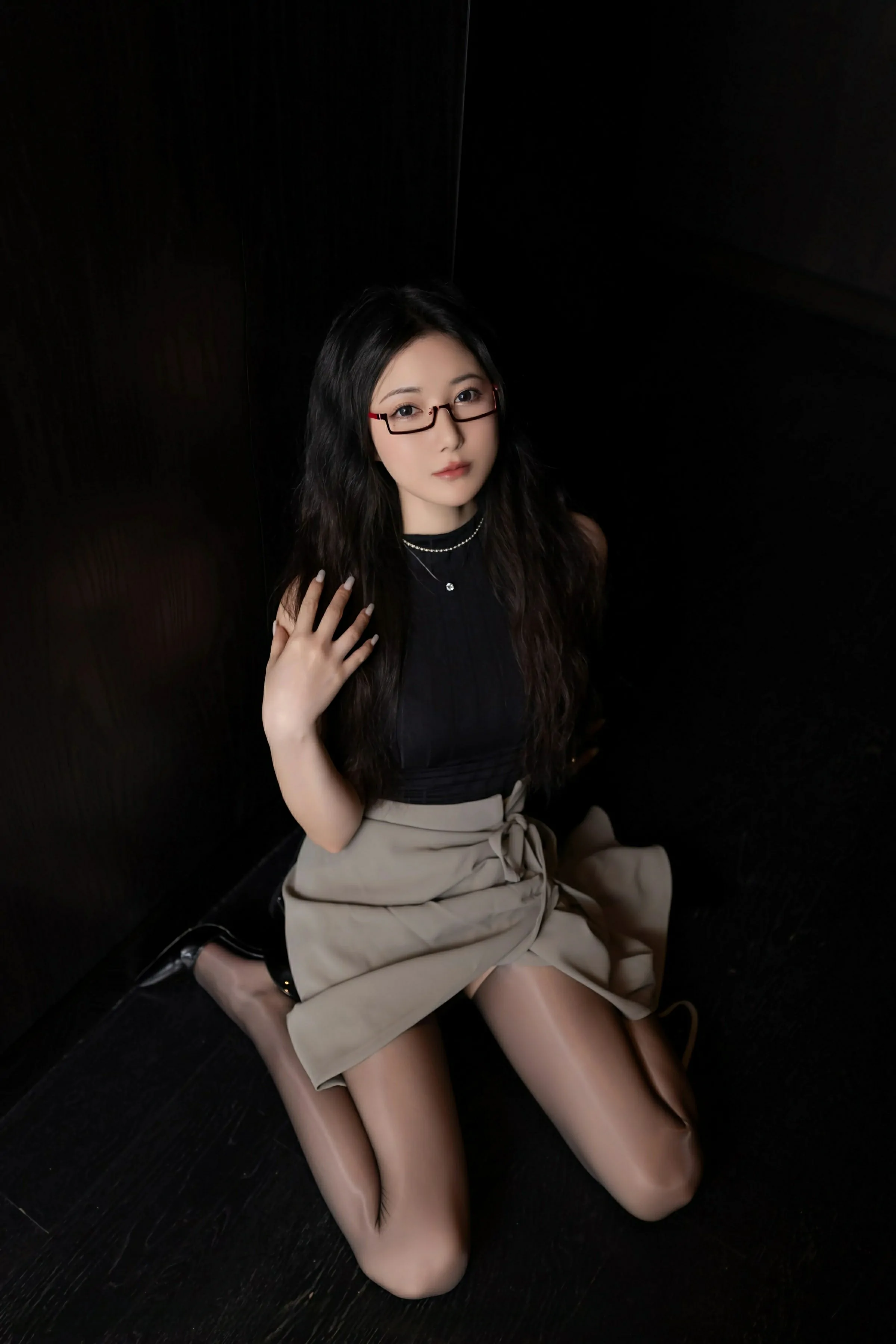 [XiuRen秀人网] 2025.04.30 No.10231 鱼子酱Fish 性感紫色内衣 印尼旅拍写真 [80+1P]