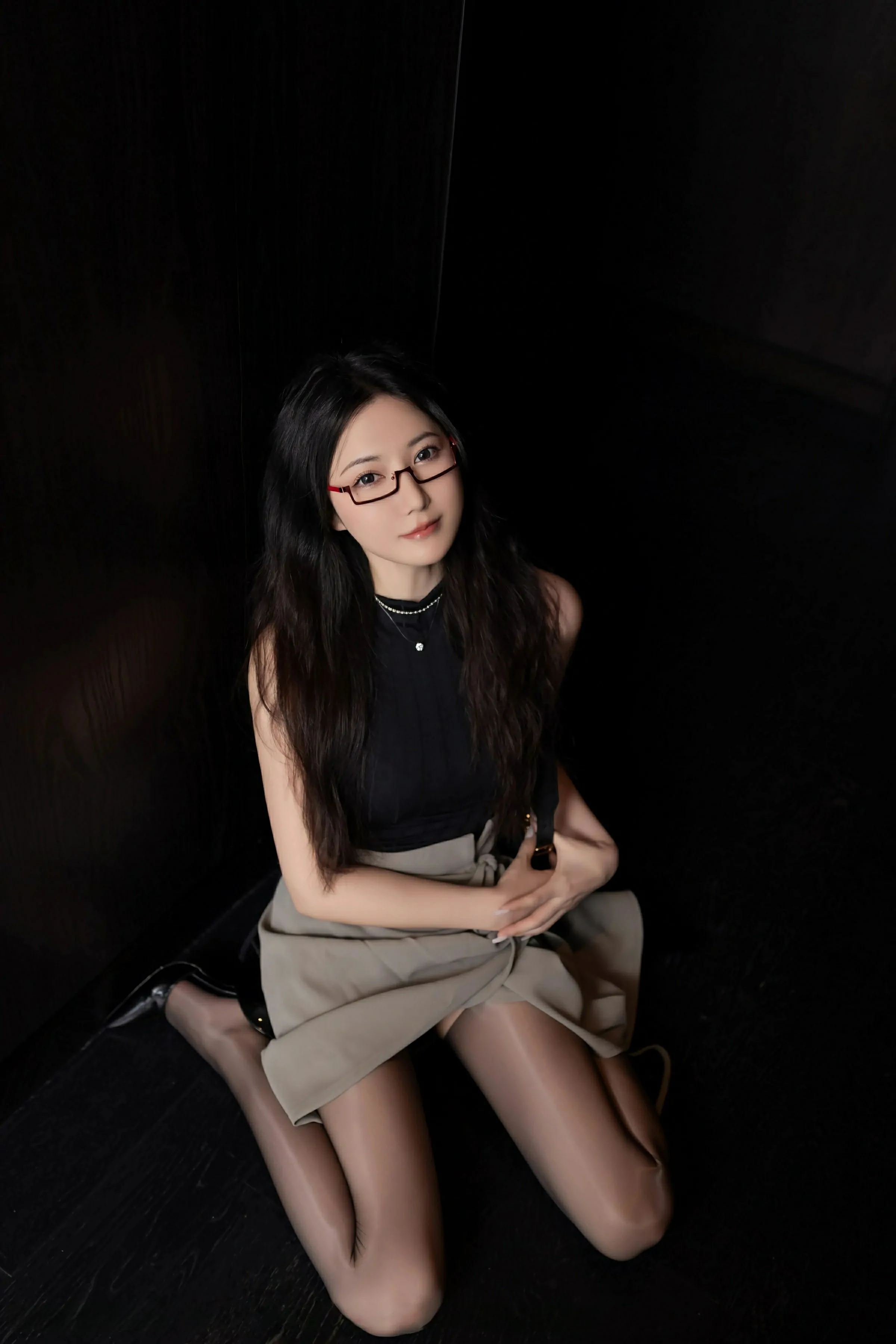 [XiuRen秀人网] 2025.04.30 No.10231 鱼子酱Fish 性感紫色内衣 印尼旅拍写真 [80+1P]
