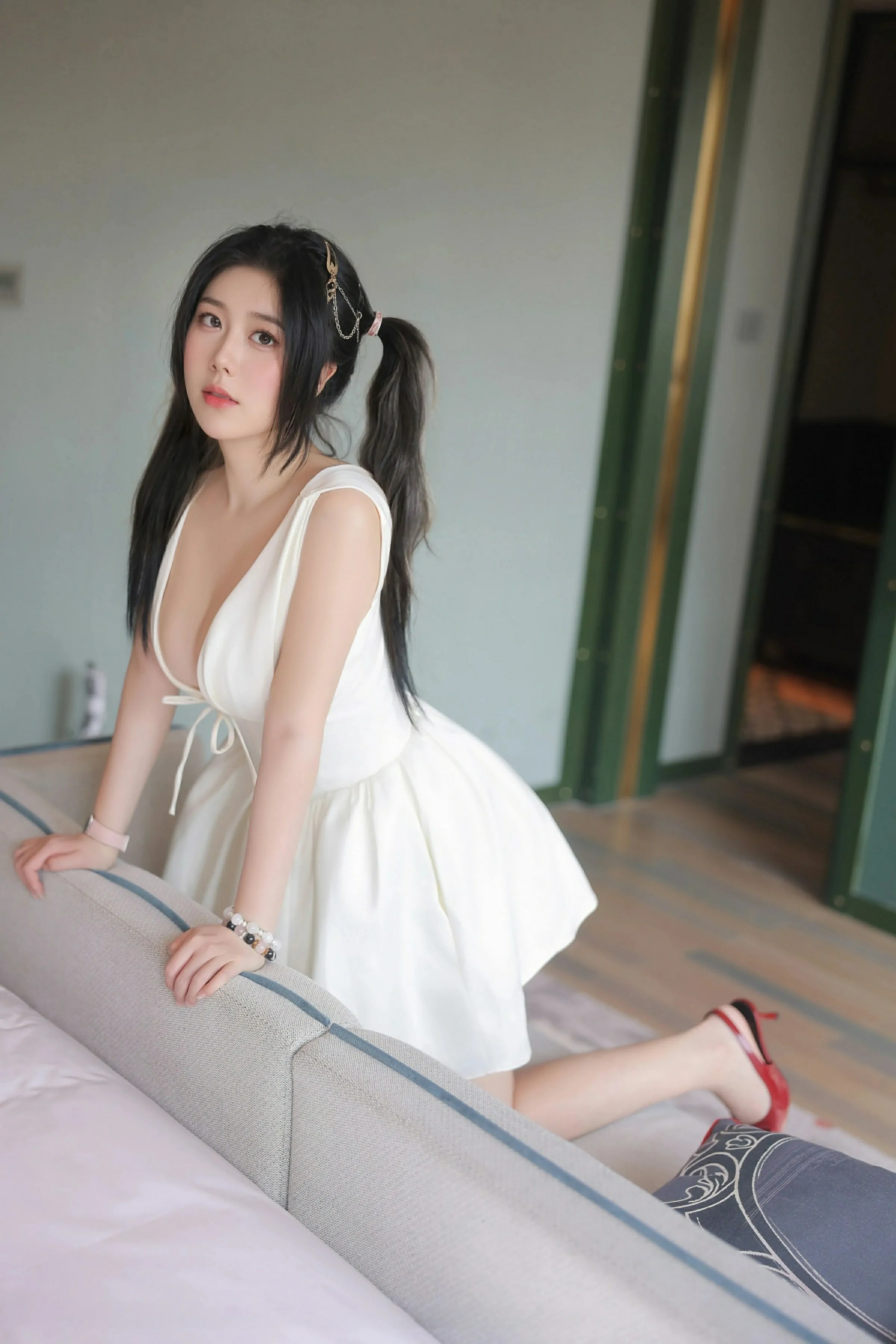[XiuRen秀人网] 2025.05.12 No.10262 诺诺Hsu 新人首套写真 性感粉色情趣内衣 [40+1P]  