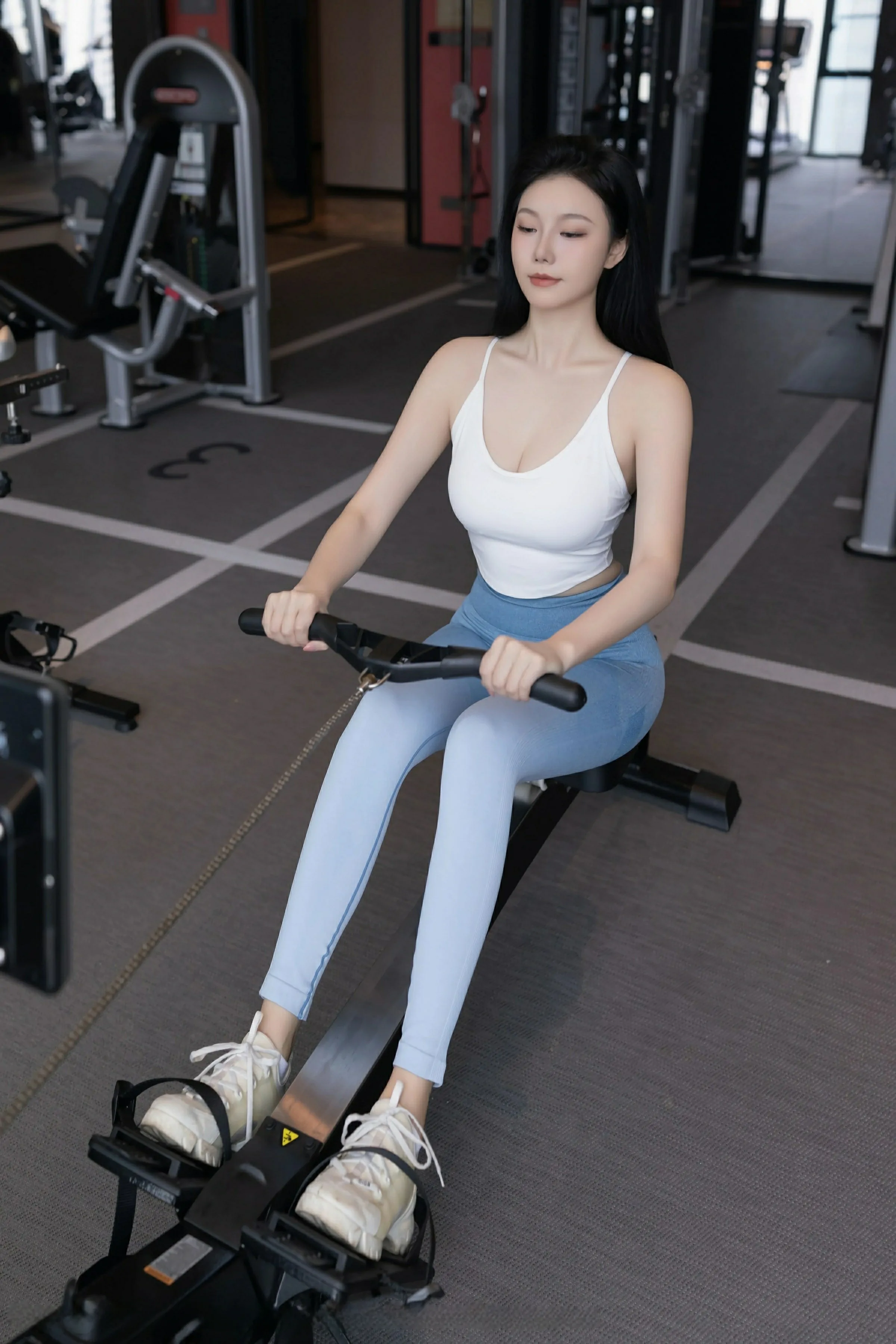 [XiuRen秀人网] 2025.05.13 No.10272 安然anran 蓝白色运动服 性感写真 [80+1P] 