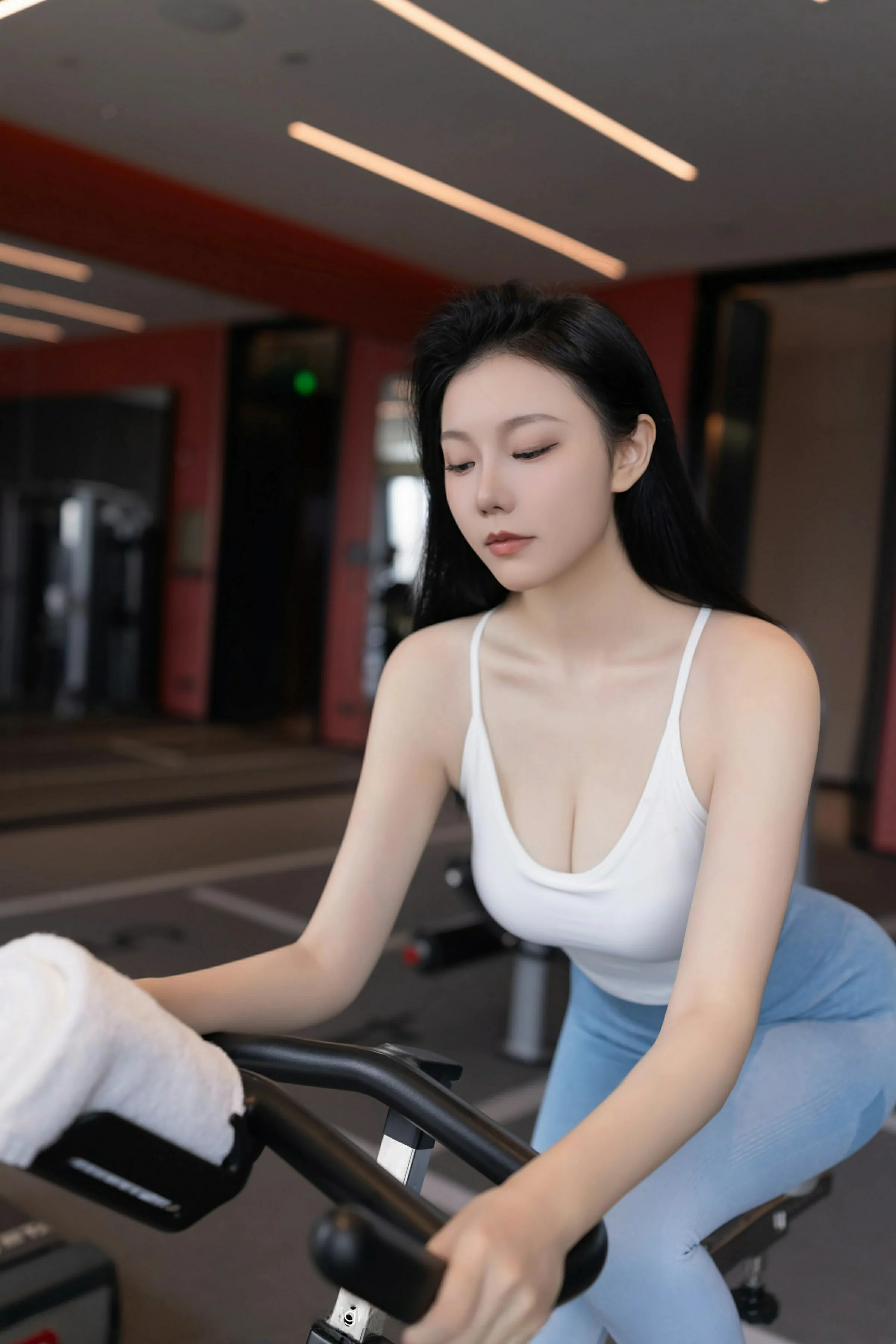 [XiuRen秀人网] 2025.05.13 No.10272 安然anran 蓝白色运动服 性感写真 [80+1P] 
