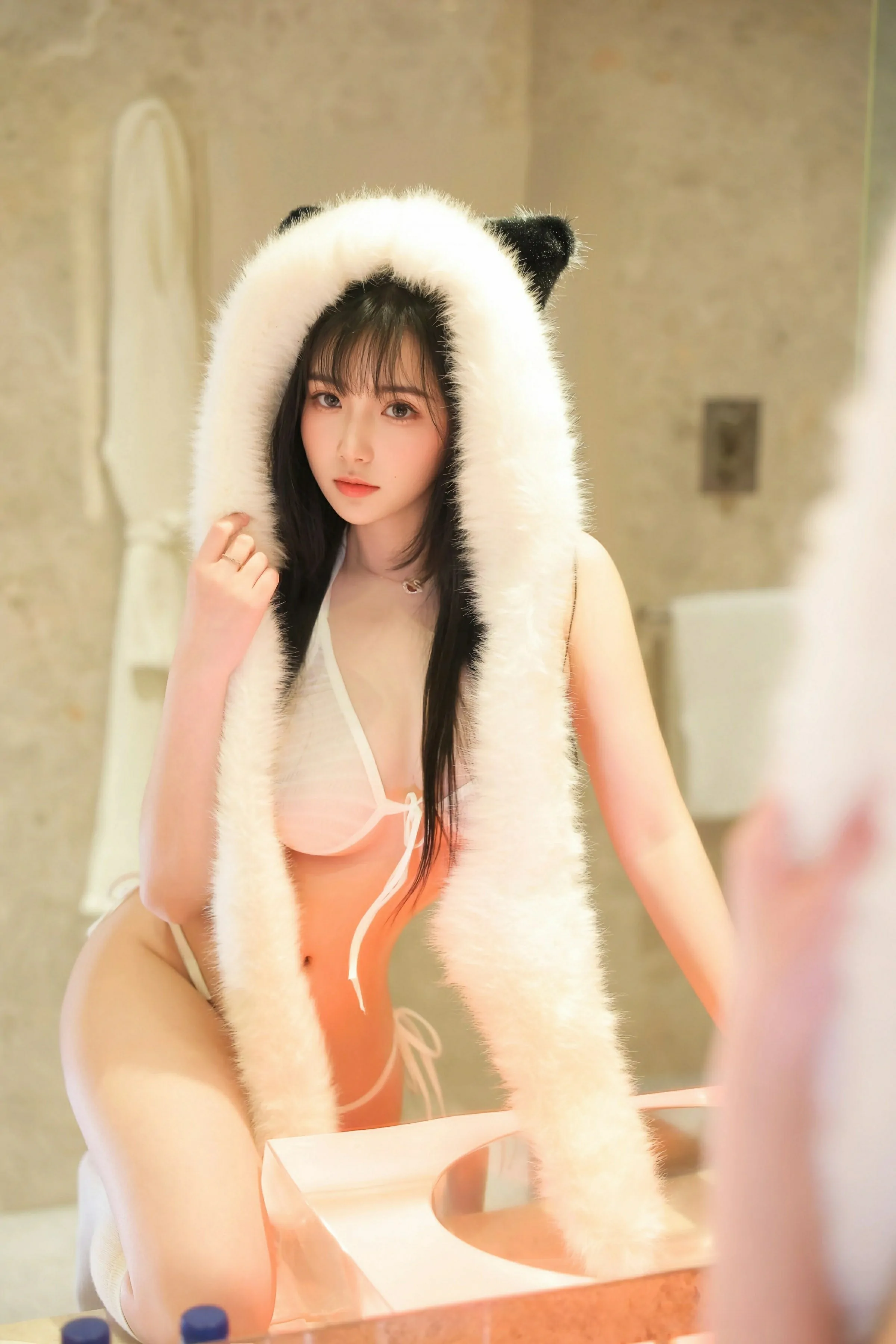 [XiuRen秀人网] 2025.05.21 No.10302 软情 白色情趣内衣 白色丝袜 性感写真 [68+1P]
