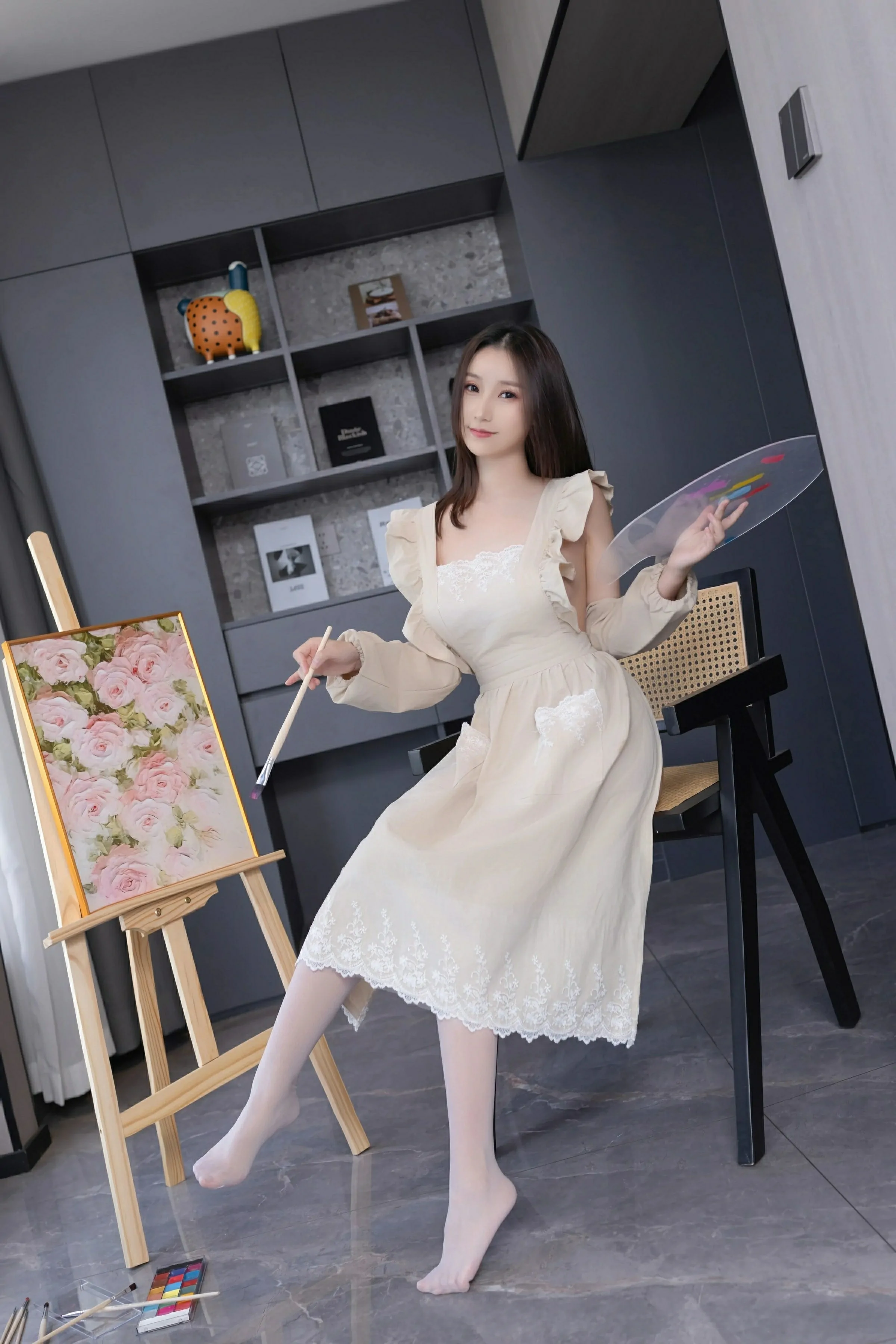[XiuRen秀人网] 2025.05.21 No.10308 杏子Yada 诱人白色丝袜 画家主题拍摄 性感写真 [46+1P]