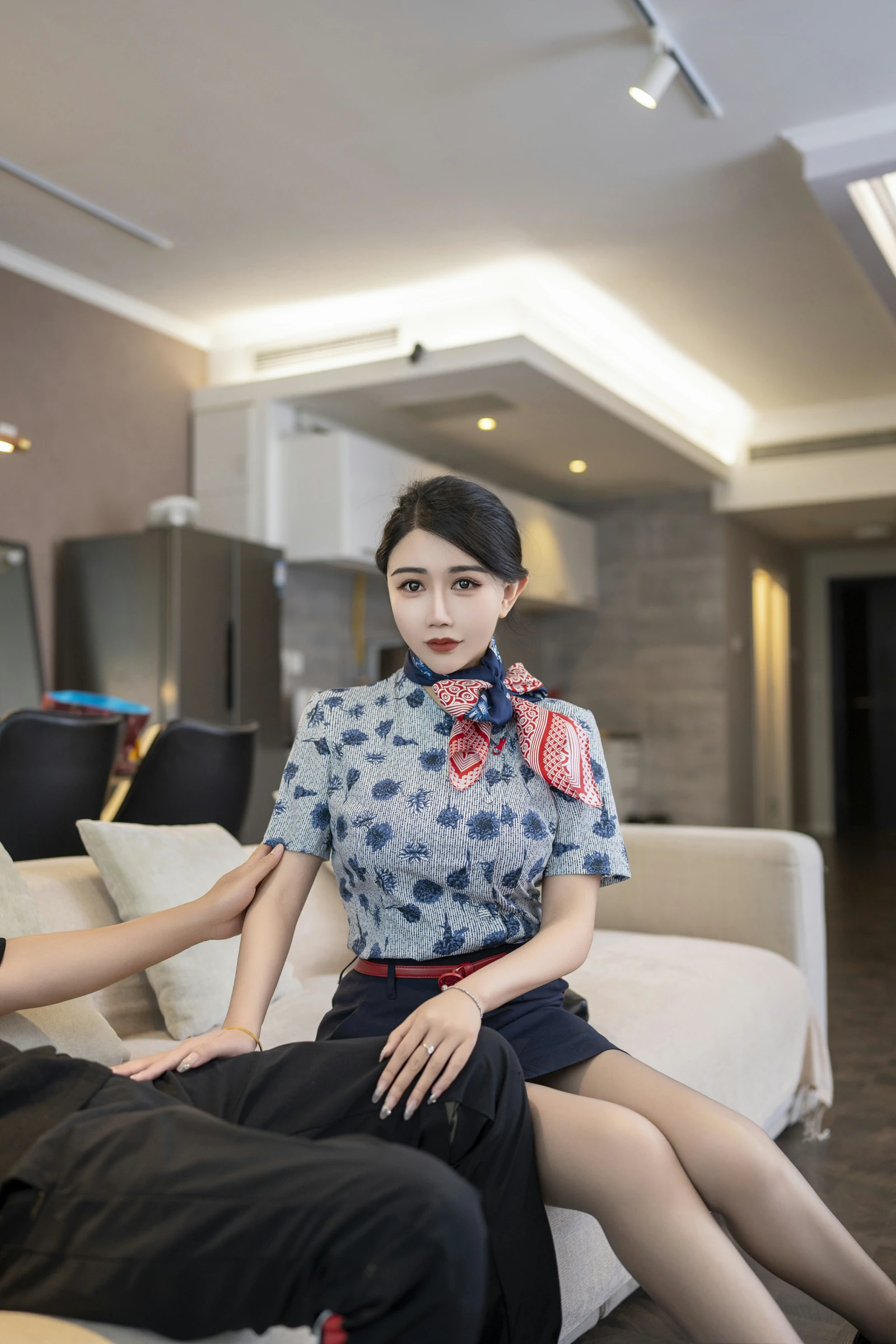 [秀人内购] 李若汐 诱人私拍福利 空姐制服