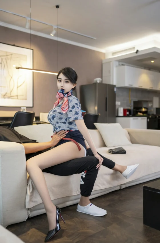 [秀人内购] 李若汐 诱人私拍福利 空姐制服