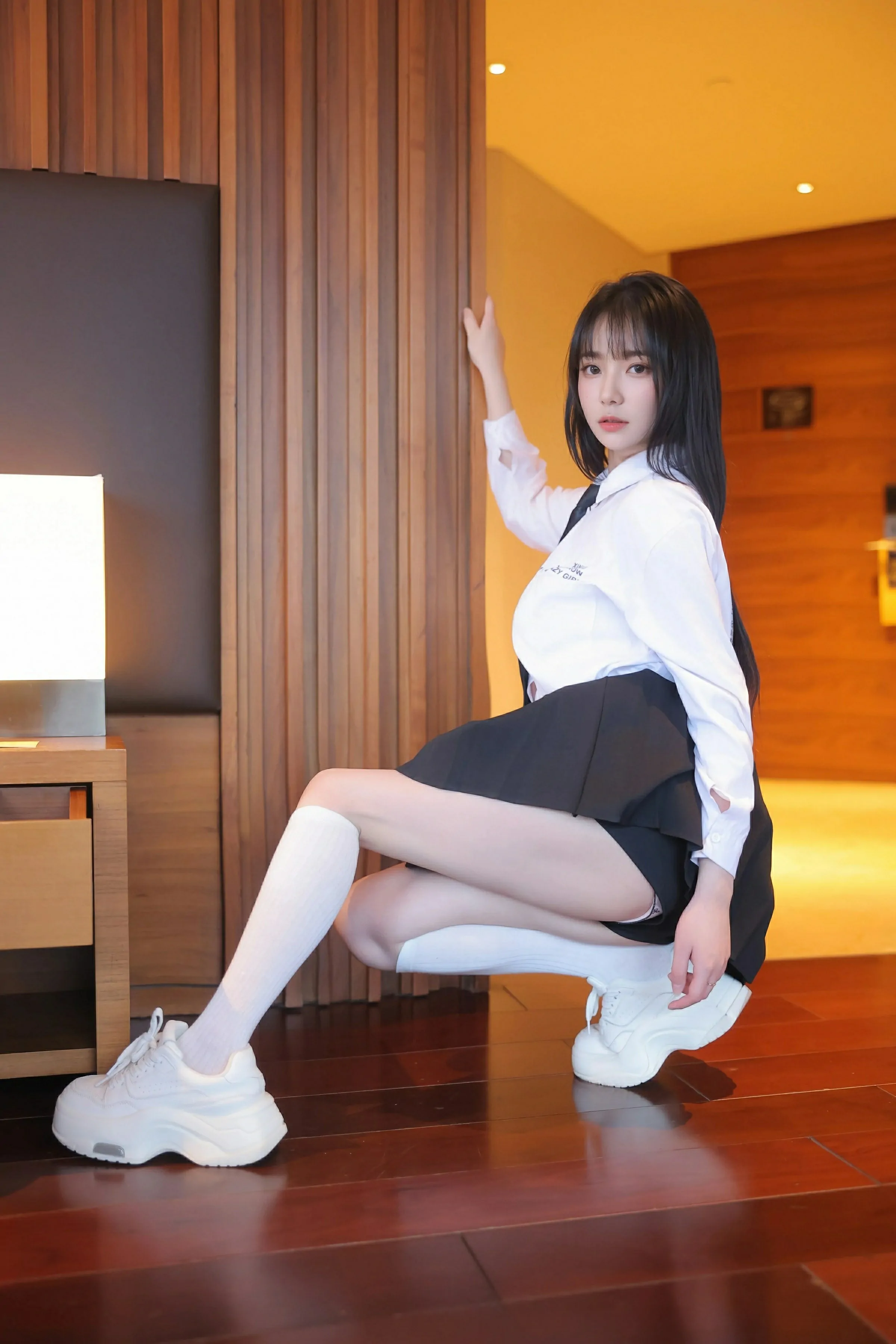 [XiuRen秀人网] 2025.05.28 No.10335 软情 白色衬衫 白色丝袜 性感写真 [64+1P]