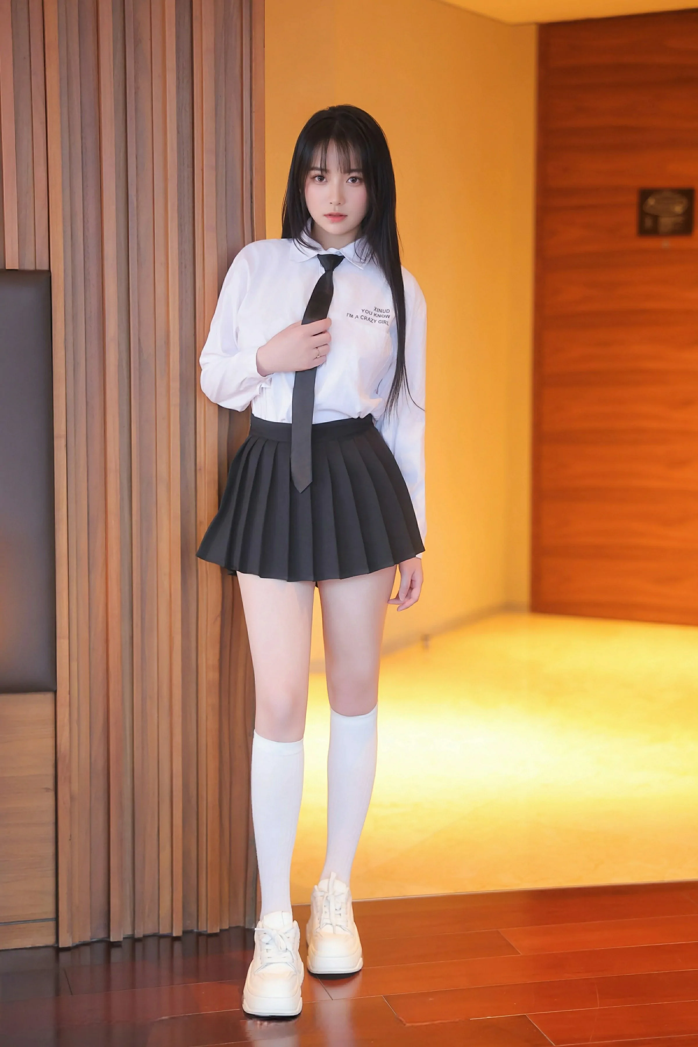 [XiuRen秀人网] 2025.05.28 No.10335 软情 白色衬衫 白色丝袜 性感写真 [64+1P]