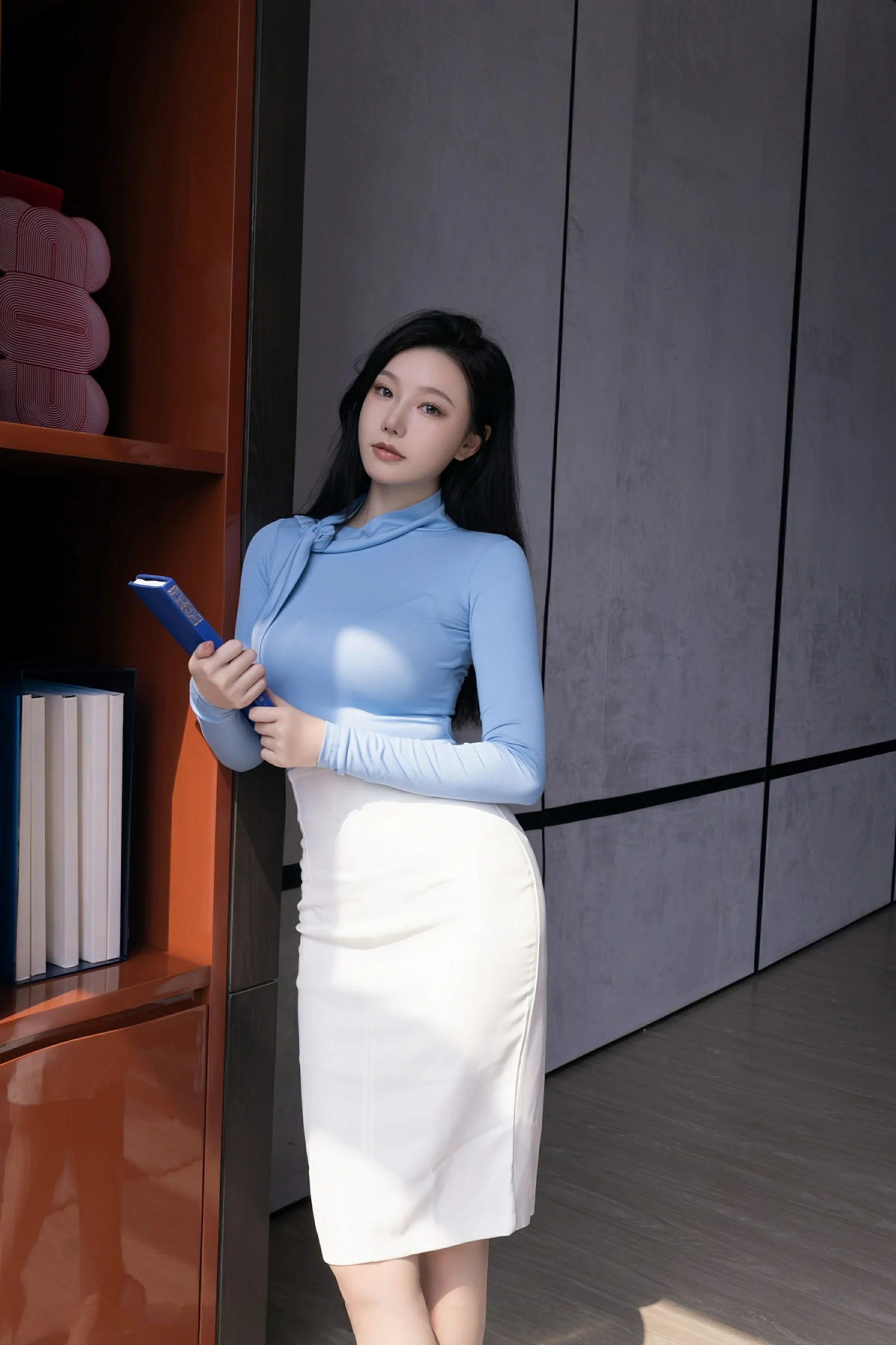 [XiuRen秀人网] 2025.06.17 No.10424 安然anran 性感蓝色上衣 诱人肉色丝袜 长沙旅拍写真 [80+1P]