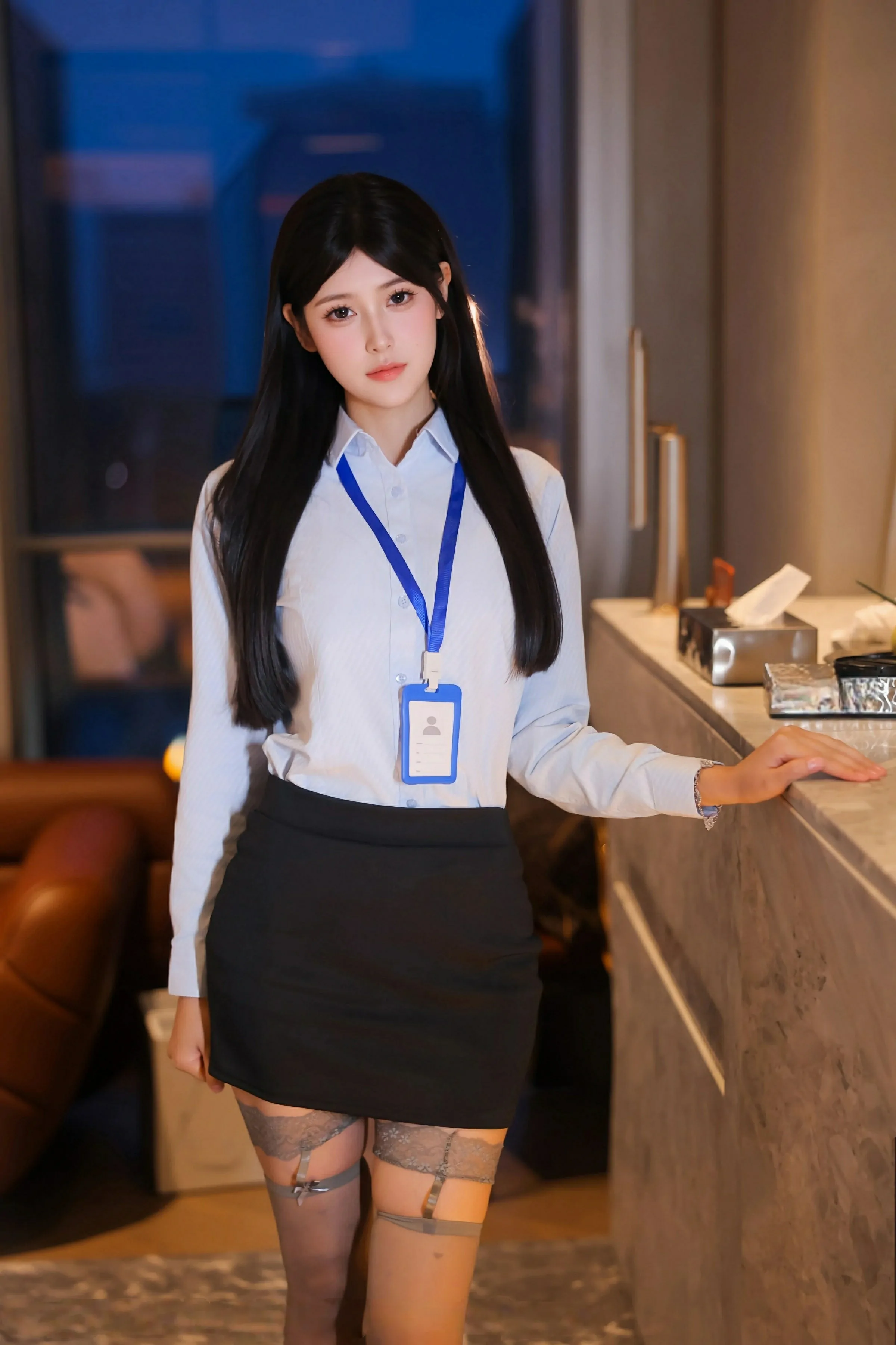 [XiuRen秀人网] 2025.06.20 No.10440 余安安 蓝色OL服饰 灰色丝袜 性感写真 [69+1P]