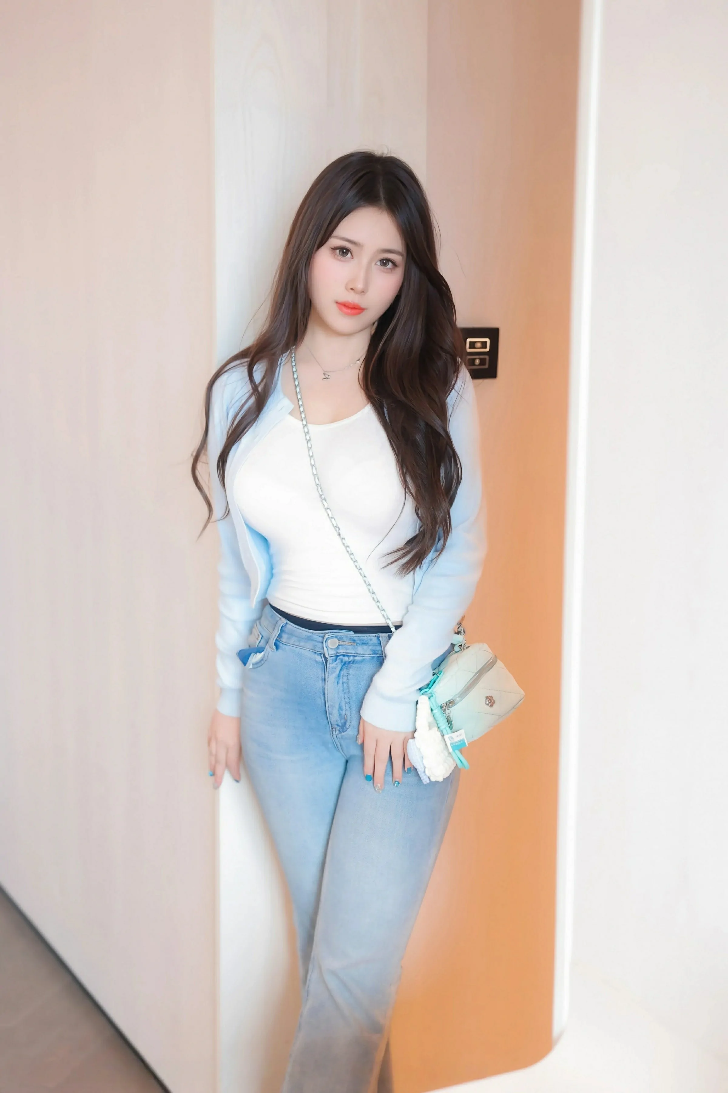 [XiuRen秀人网] 2025.06.23 No.10450 蛋蛋宝 粉色内衣 魅惑黑丝 性感写真 [70+1P]