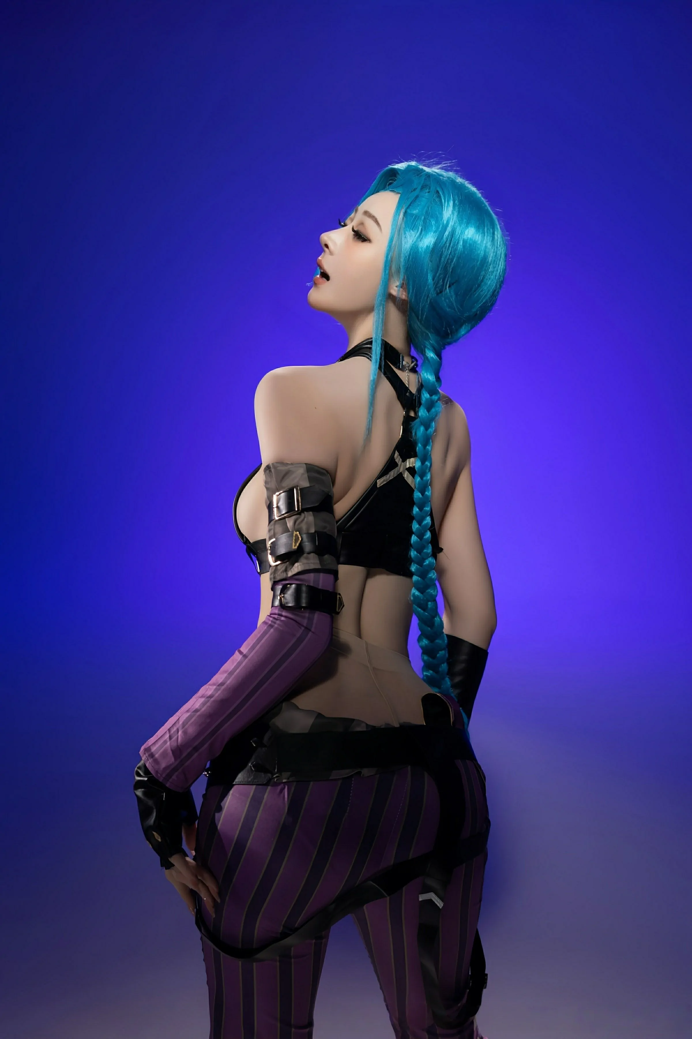 [XiuRen秀人网] 2025.06.27 No.10479 小逗逗 cosplay装扮 诱人肉色丝袜 卡塔尔旅拍写真 [79+1P]