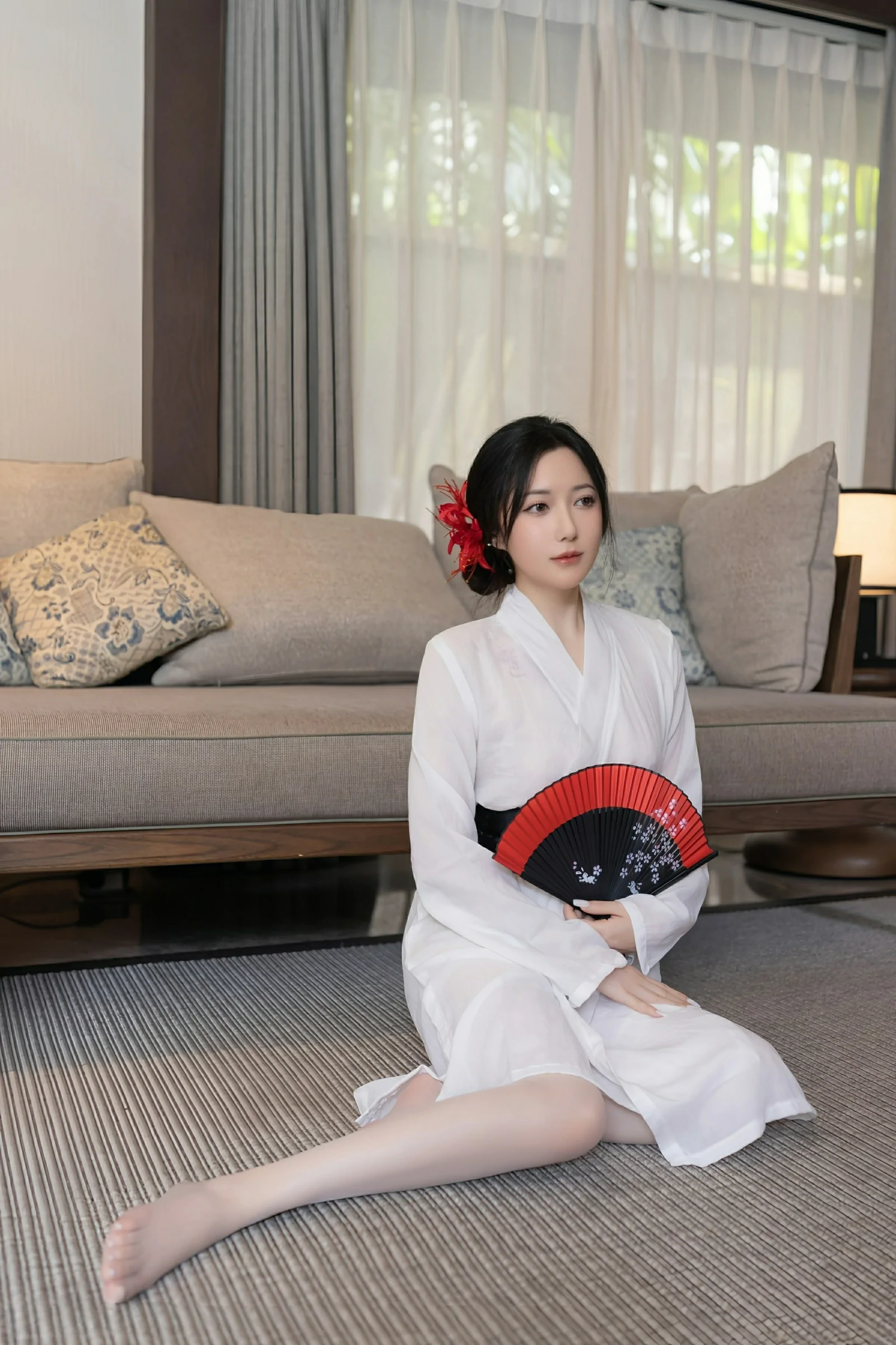 [XiuRen秀人网] 2025.07.04 No.10514 鱼子酱Fish 白色服饰 白色丝袜 性感写真 [80+1P]