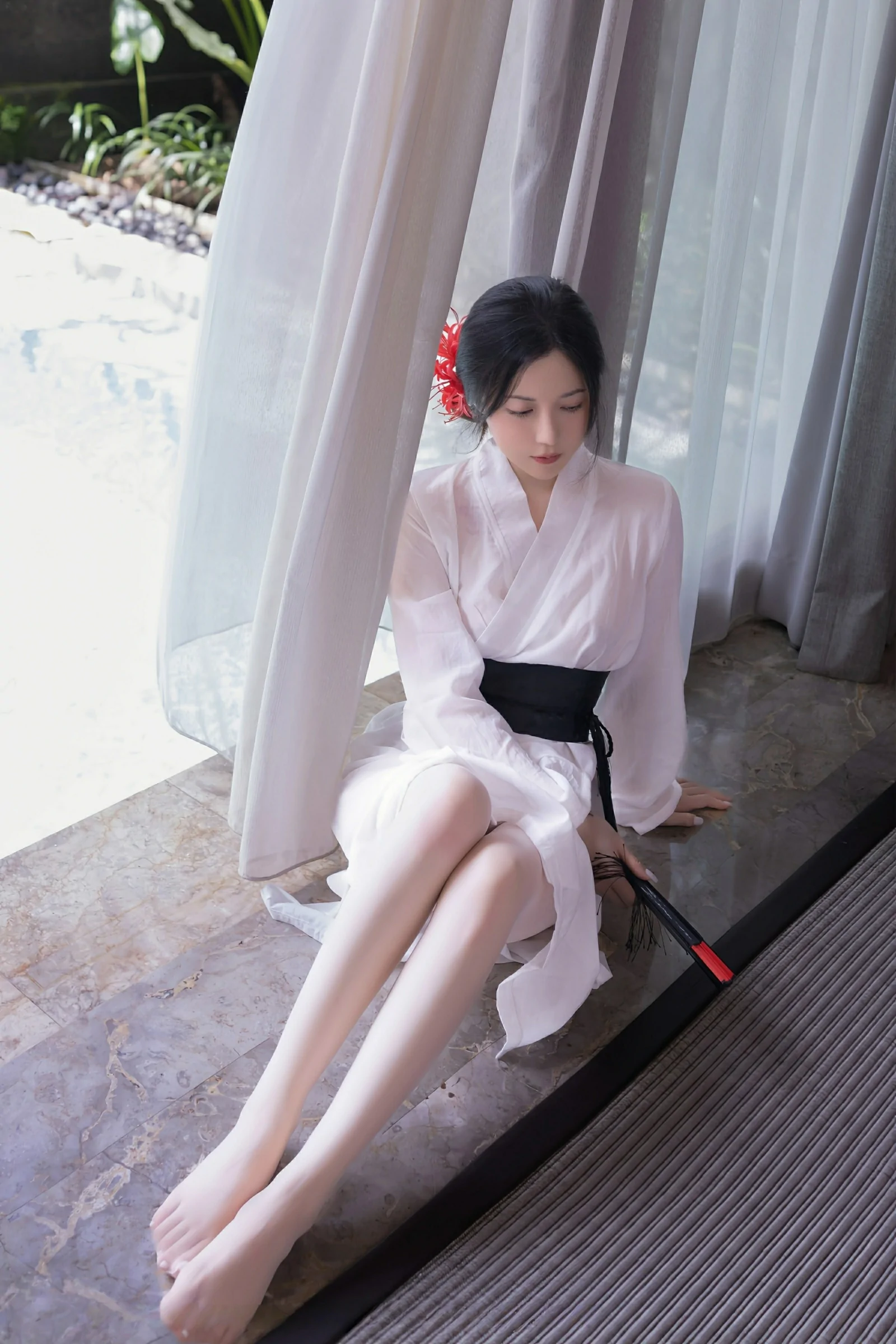 [XiuRen秀人网] 2025.07.04 No.10514 鱼子酱Fish 白色服饰 白色丝袜 性感写真 [80+1P]