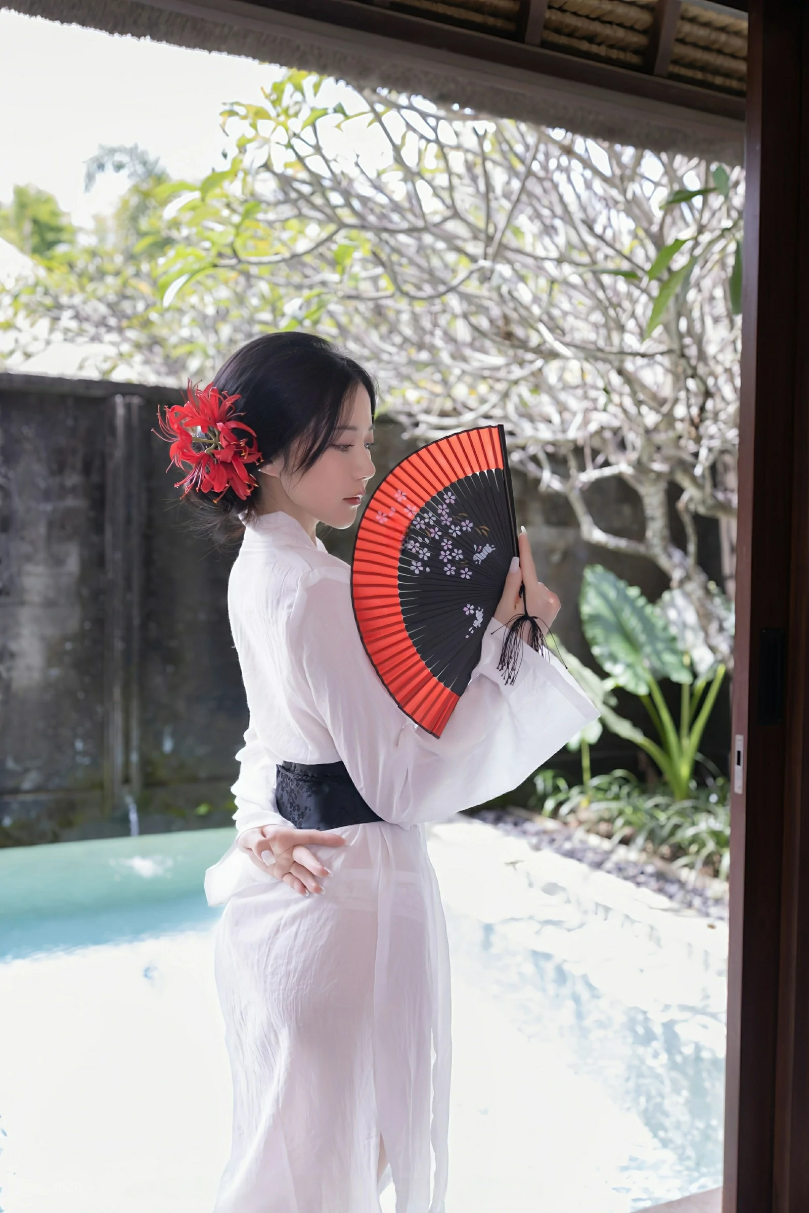 [XiuRen秀人网] 2025.07.04 No.10514 鱼子酱Fish 白色服饰 白色丝袜 性感写真 [80+1P]