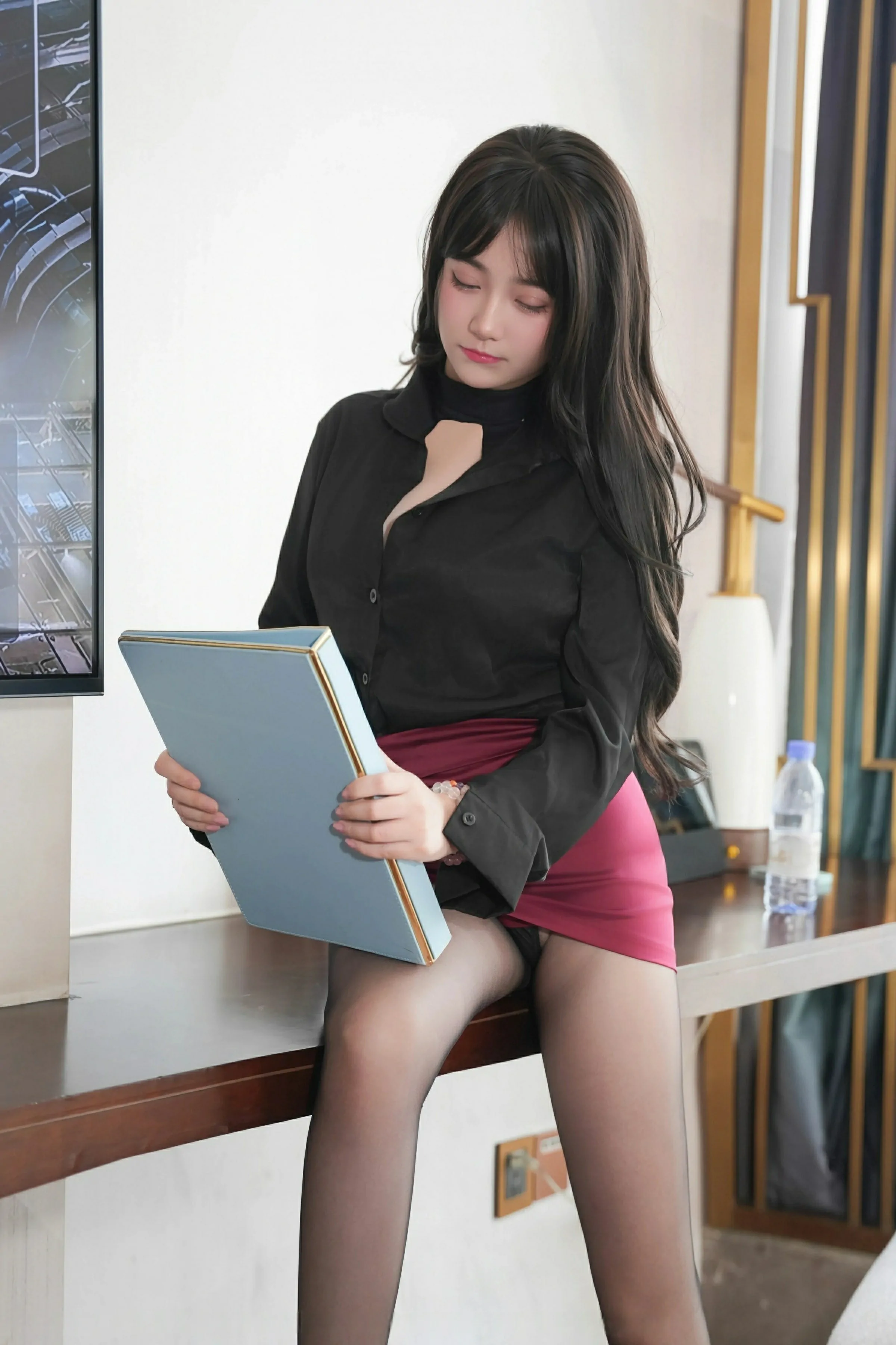 [XiuRen秀人网] 2025.07.09 No.10527 软情 黑丝制服 魅惑黑丝 性感写真 [66+1P]