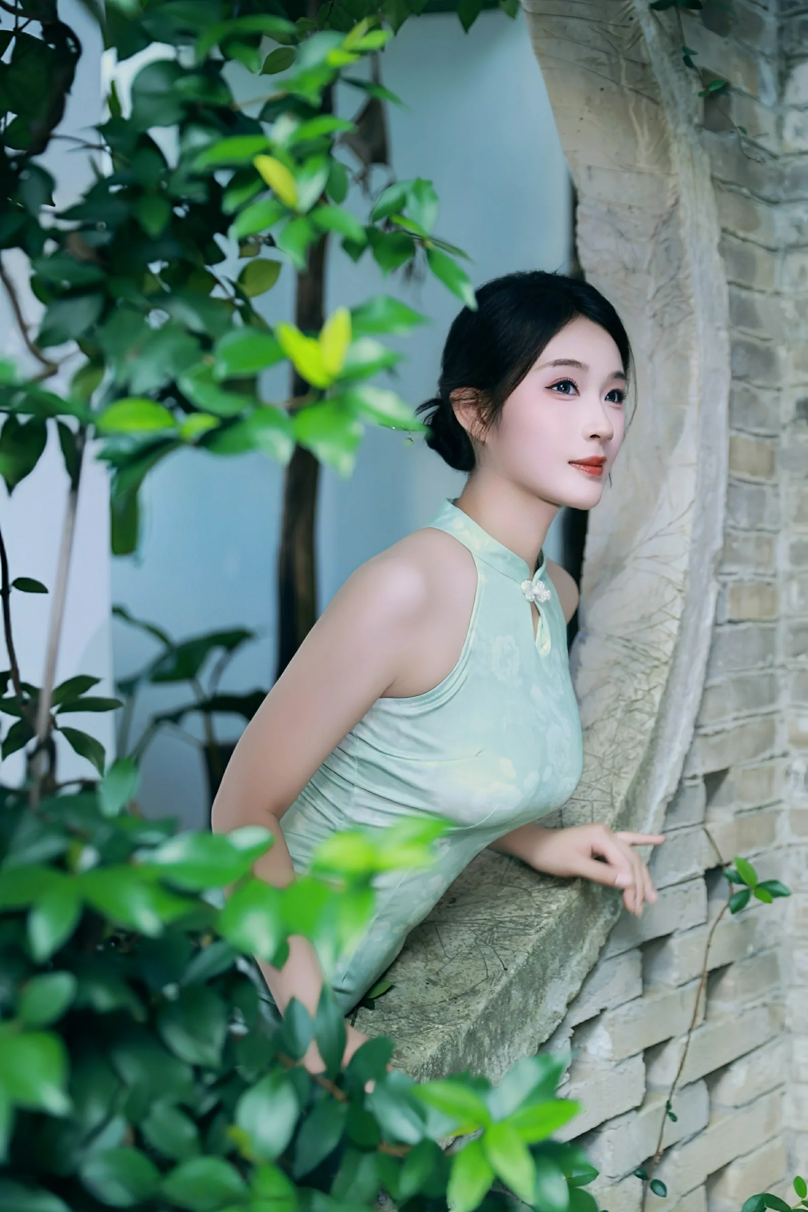 [XiuRen秀人网] 2025.07.11 No.10538 南乔 浅绿色旗袍 黑色内衣 性感写真 [84+1P]