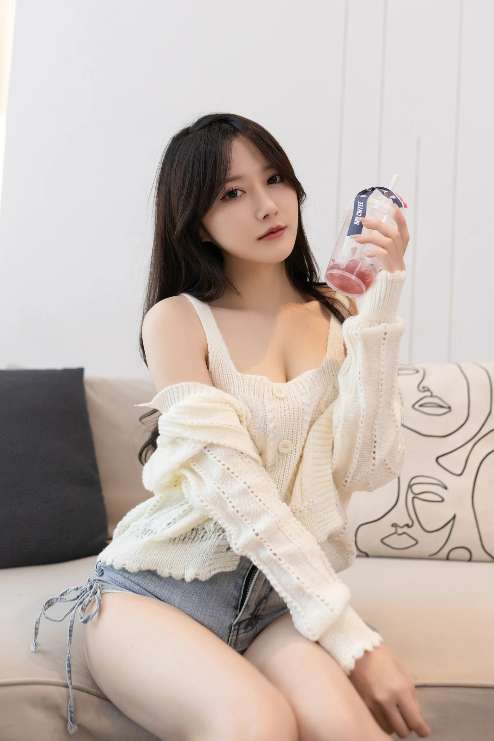 [秀人内购] 鱼子酱Fish 诱人私拍福利 甜春写真