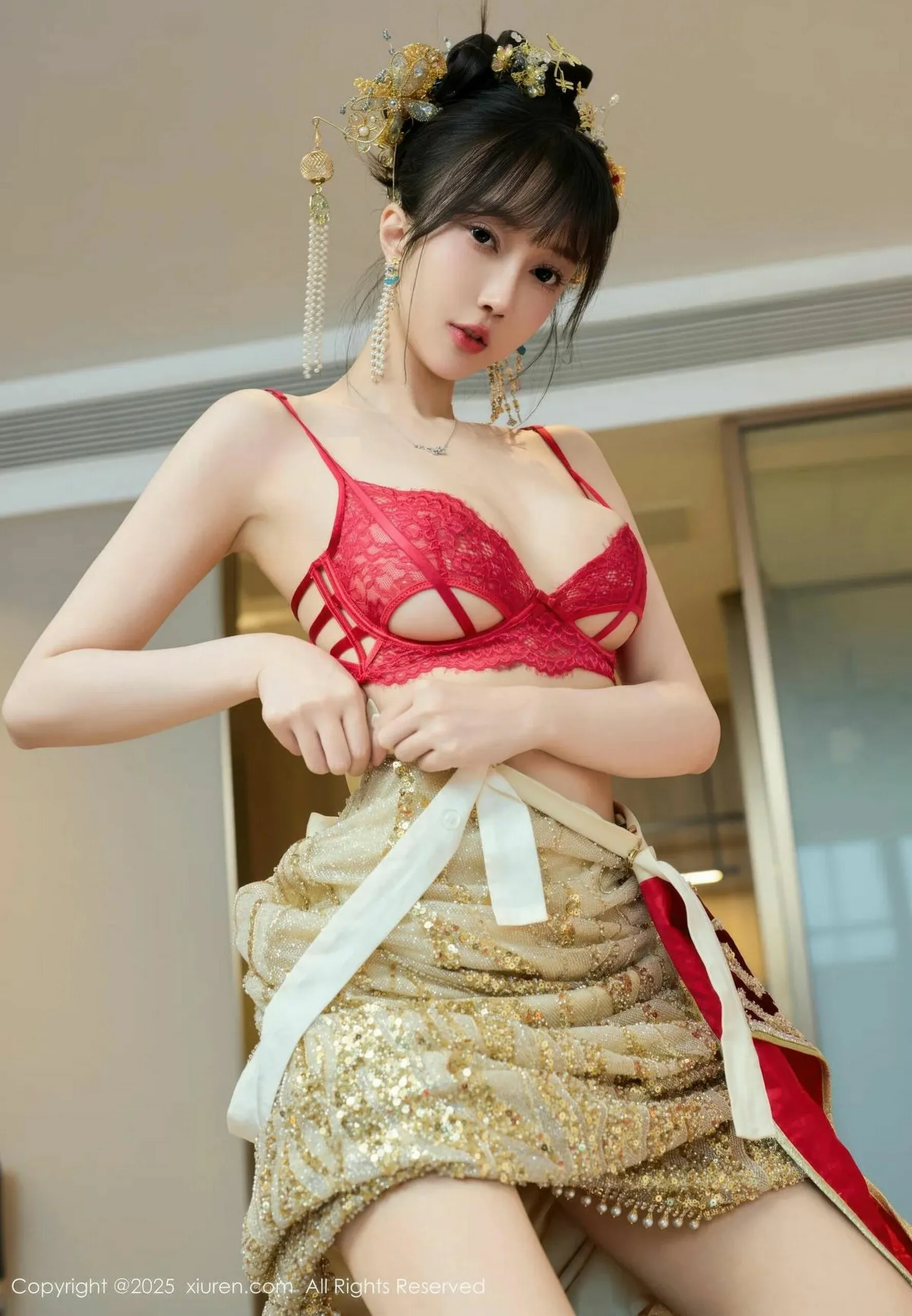 [XiuRen秀人网] 2025.07.21 No.10567 玥儿玥er 性感秀禾服饰 肉色丝袜 金华心愿旅拍写真 [72+1P]