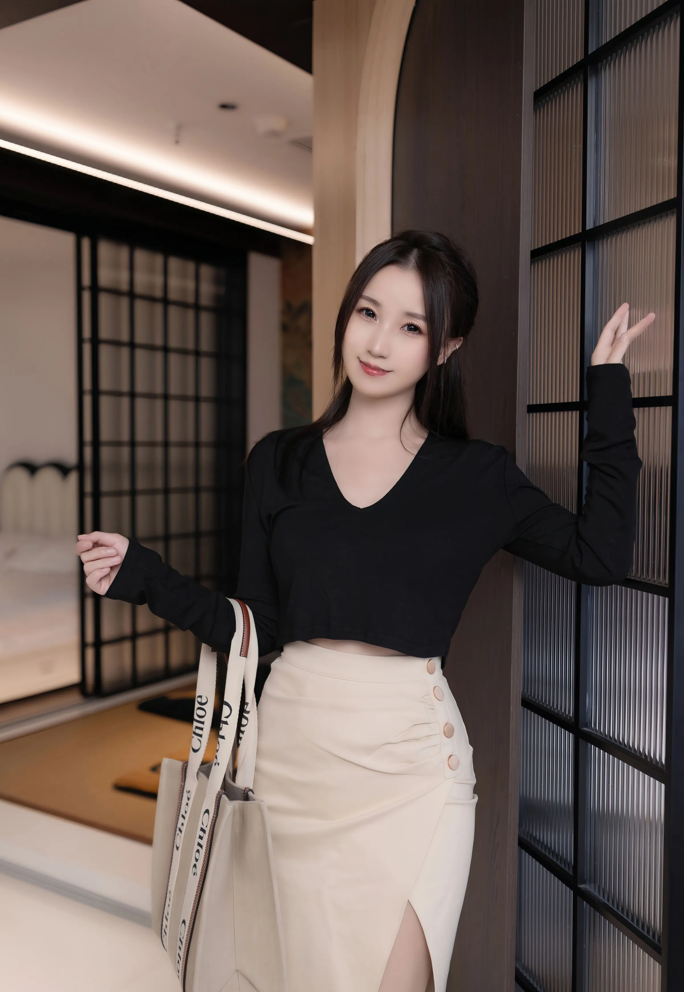 [XiuRen秀人网] 2025.07.23 No.10576 杏子Yada 黑色OL服饰 肉色丝袜 性感写真 [81+1P]