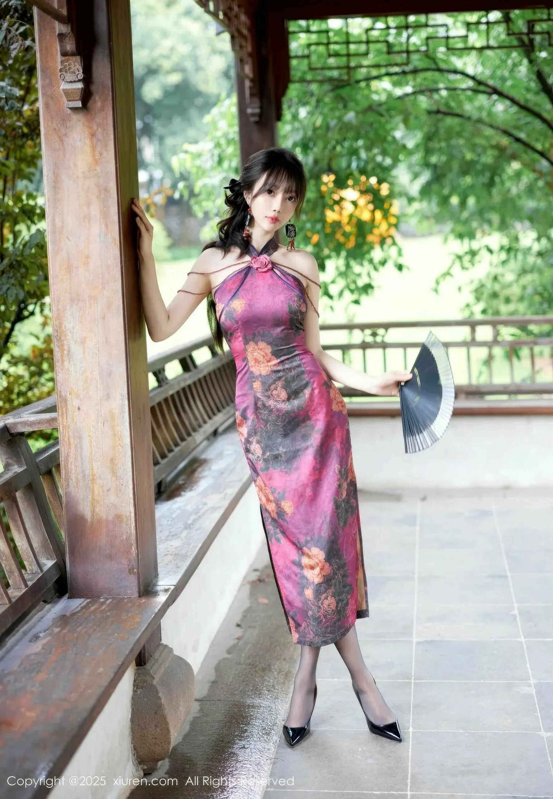 [XiuRen秀人网] 2025.07.28 No.10593 玥儿玥er 紫色旗袍 魅惑黑丝 性感写真 [64+1P]