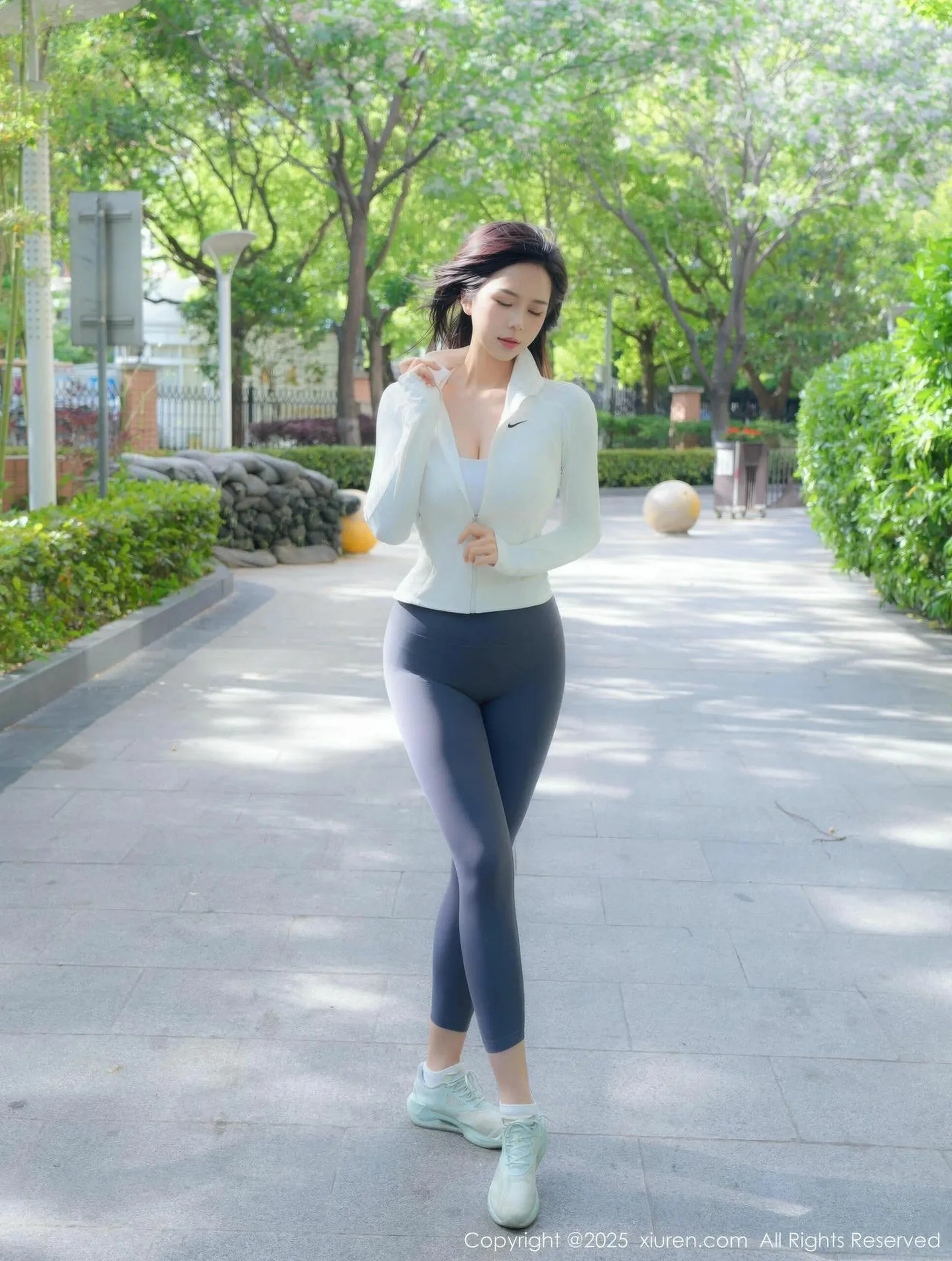 [XiuRen秀人网] 2025.07.29 No.10595 玫瑰我爱你 白蓝瑜伽运动服 性感写真 [81+1P]
