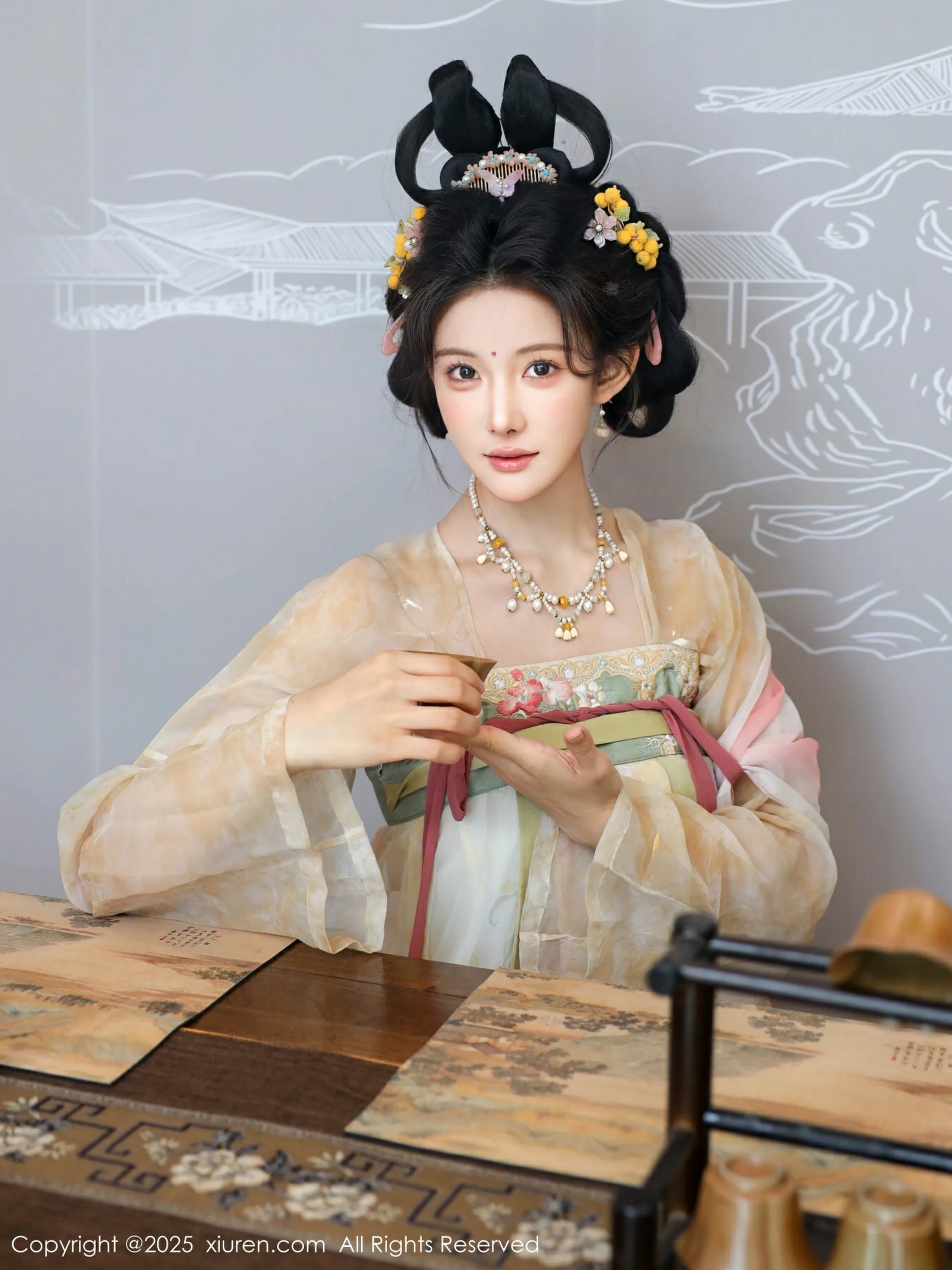 [XiuRen秀人网] 2025.08.13 No.10645 梨霜儿 浅色古装服饰 性感写真 [82+1P]