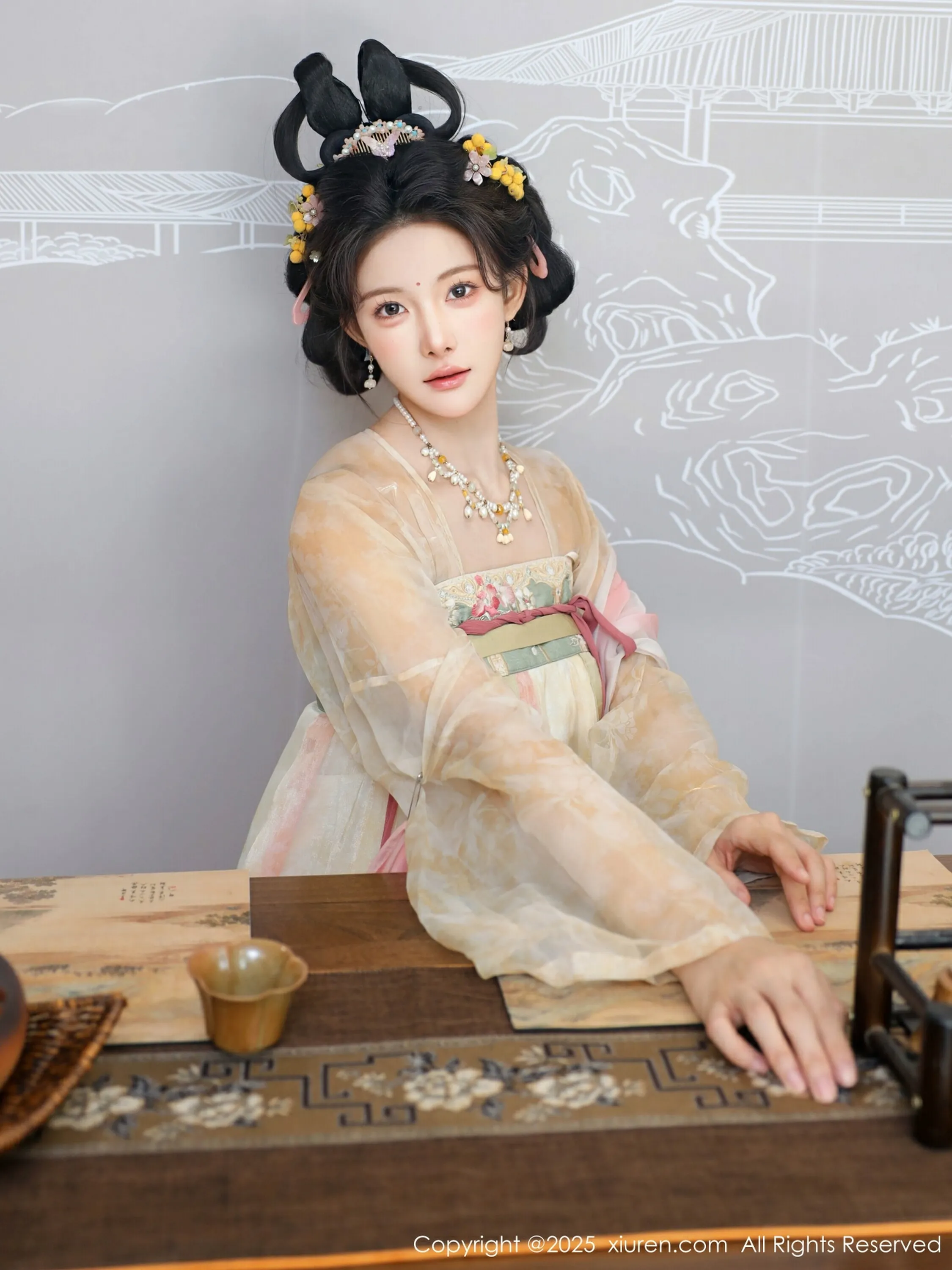 [XiuRen秀人网] 2025.08.13 No.10645 梨霜儿 浅色古装服饰 性感写真 [82+1P]