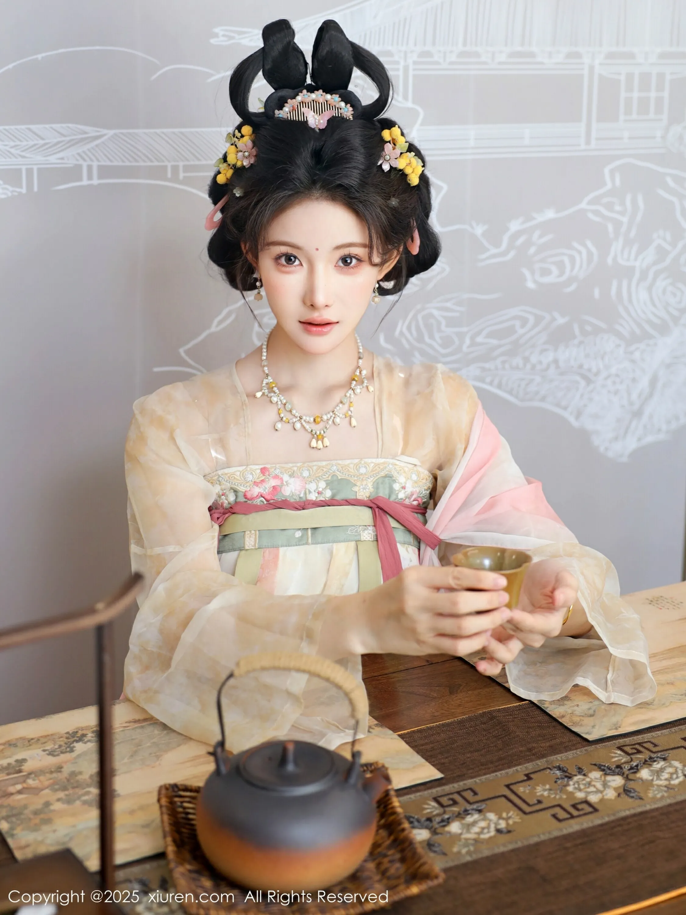 [XiuRen秀人网] 2025.08.13 No.10645 梨霜儿 浅色古装服饰 性感写真 [82+1P]
