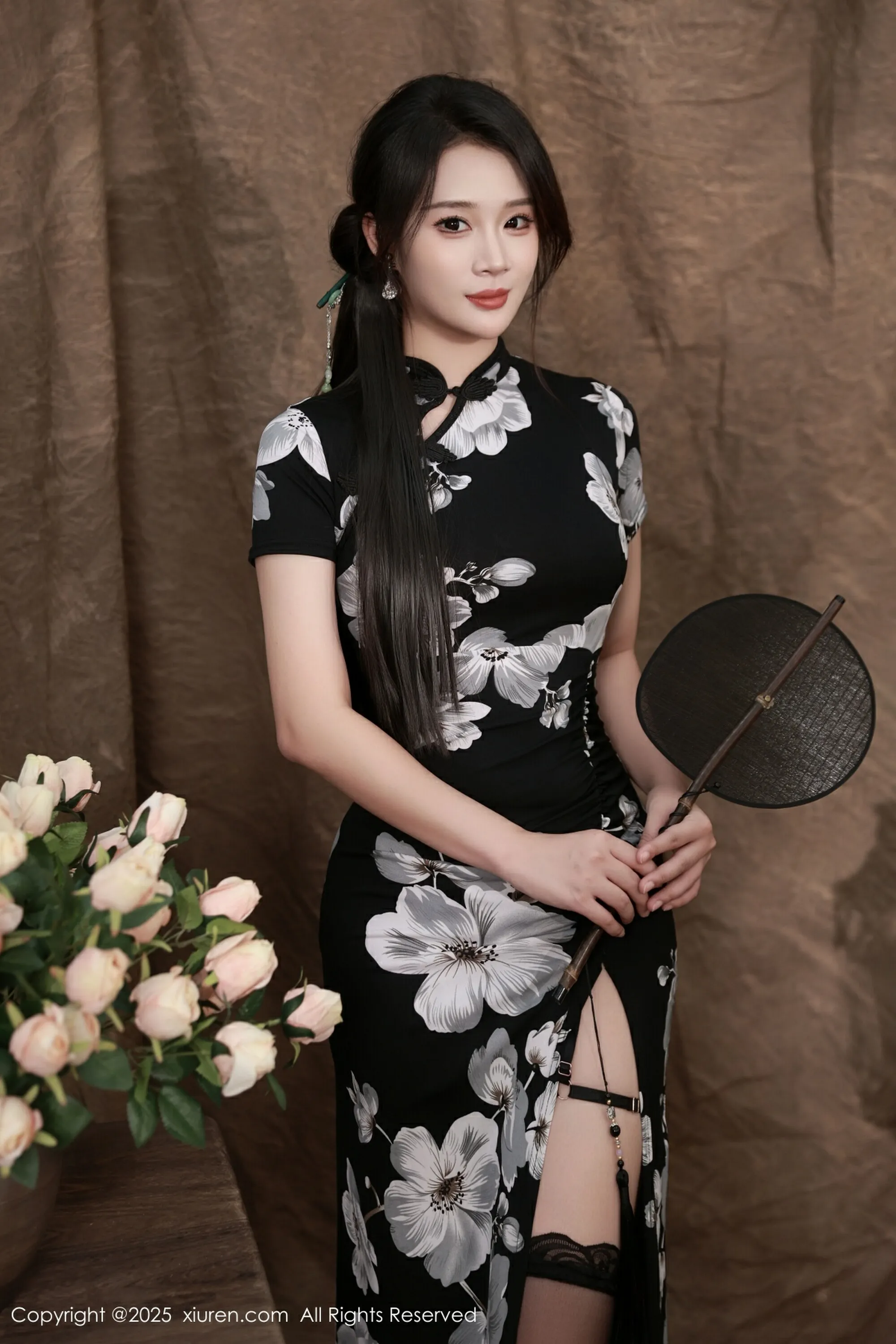 [XiuRen秀人网] 2025.08.15 No.10655 南乔 黑色旗袍 紫色情趣内衣 性感写真 [72+1P]